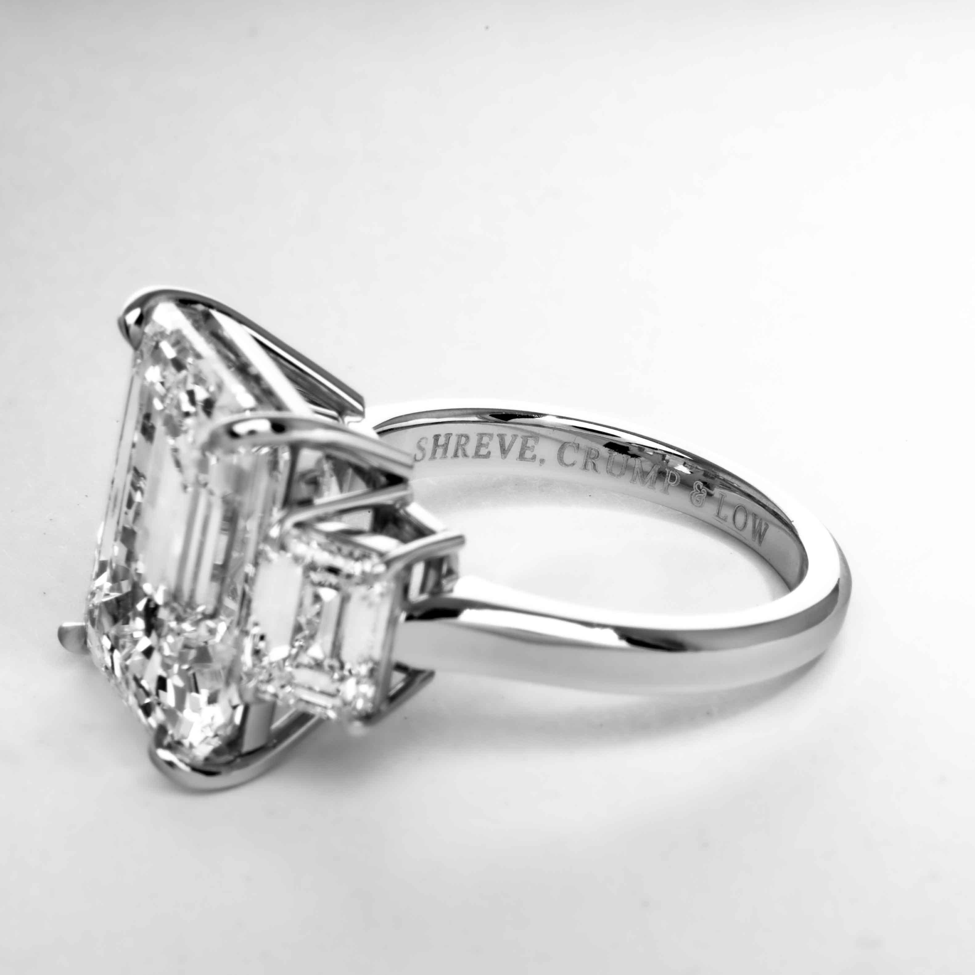 Bague Shreve, Crump & Low avec diamant taille émeraude de 10,75 carats certifié GIA K VS2 Pour femmes en vente