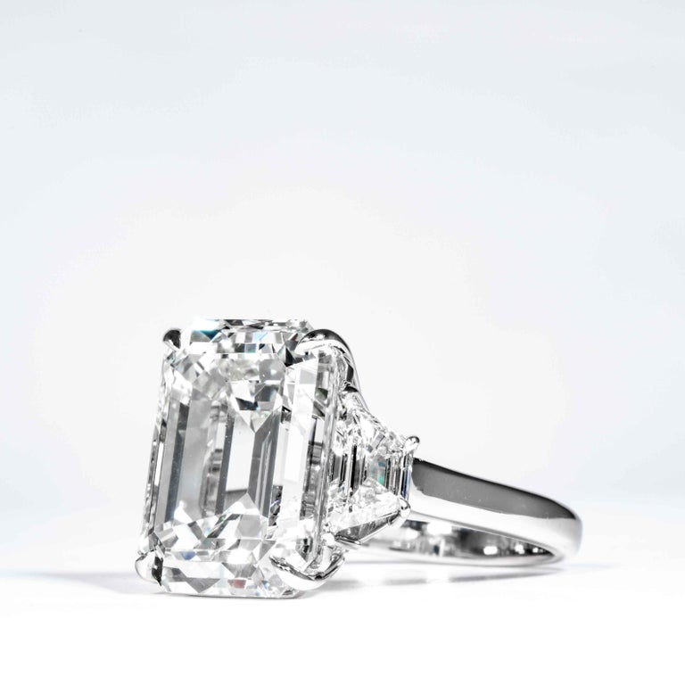 Women's Shreve, Crump & Low GIA Certified 13.26 Carat K VS2 Emerald Cut Diamond Ring For Sale