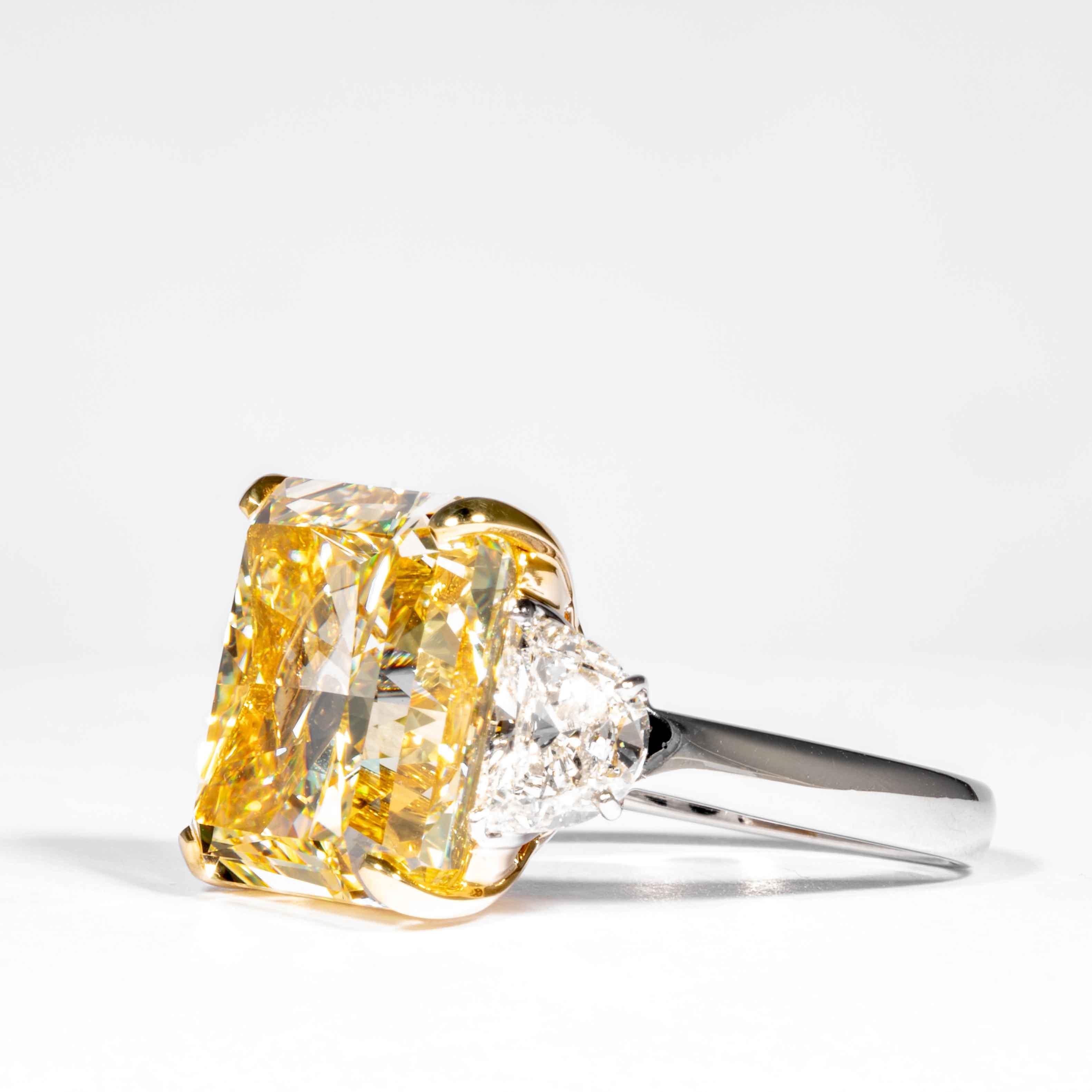 Shreve, Crump & Low GIA Certified 14.63 Carat Fancy Yellow Radiant Diamond Ring In New Condition For Sale In Boston, MA