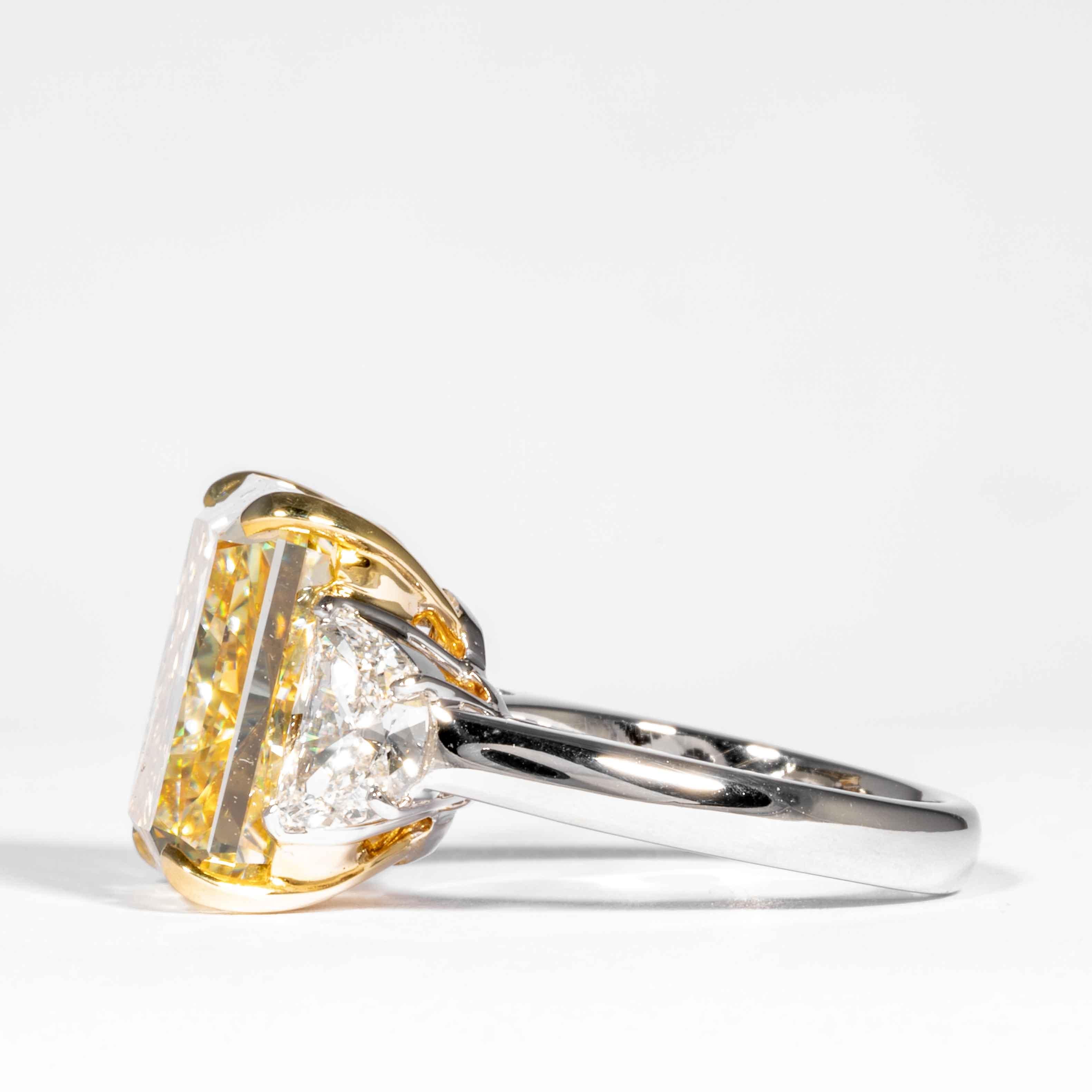 Shreve, Crump & Low GIA Certified 14.63 Carat Fancy Yellow Radiant Diamond Ring In New Condition For Sale In Boston, MA