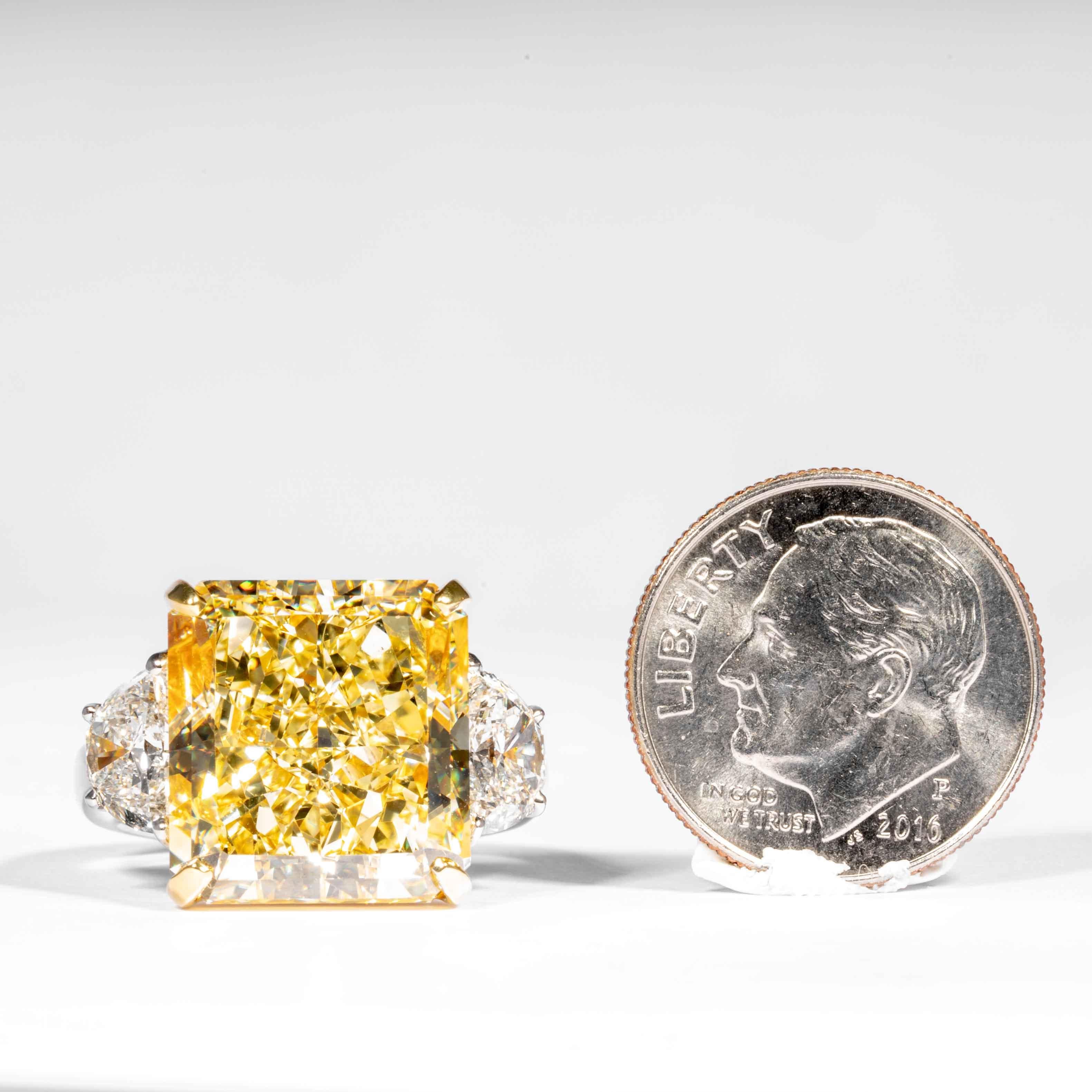 Shreve, Crump & Low GIA Certified 14.63 Carat Fancy Yellow Radiant Diamond Ring For Sale 2