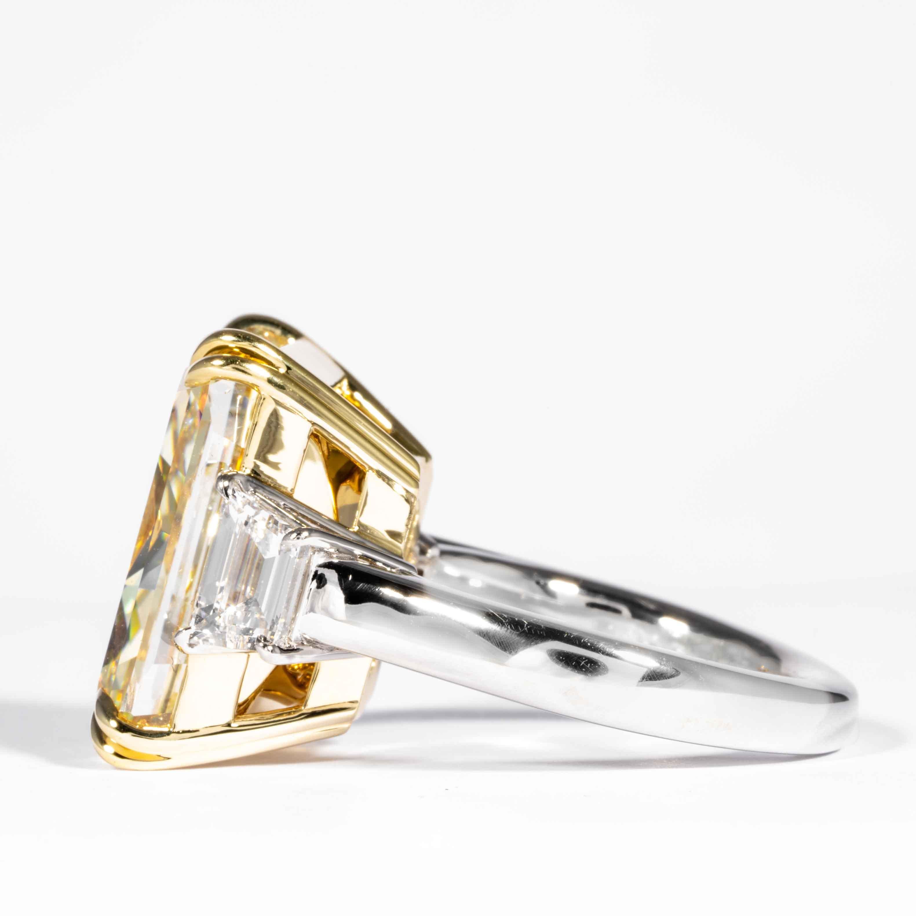 Shreve, Crump & Low GIA Certified 17.01 Carat Fancy Yellow Radiant Diamond Ring In New Condition For Sale In Boston, MA