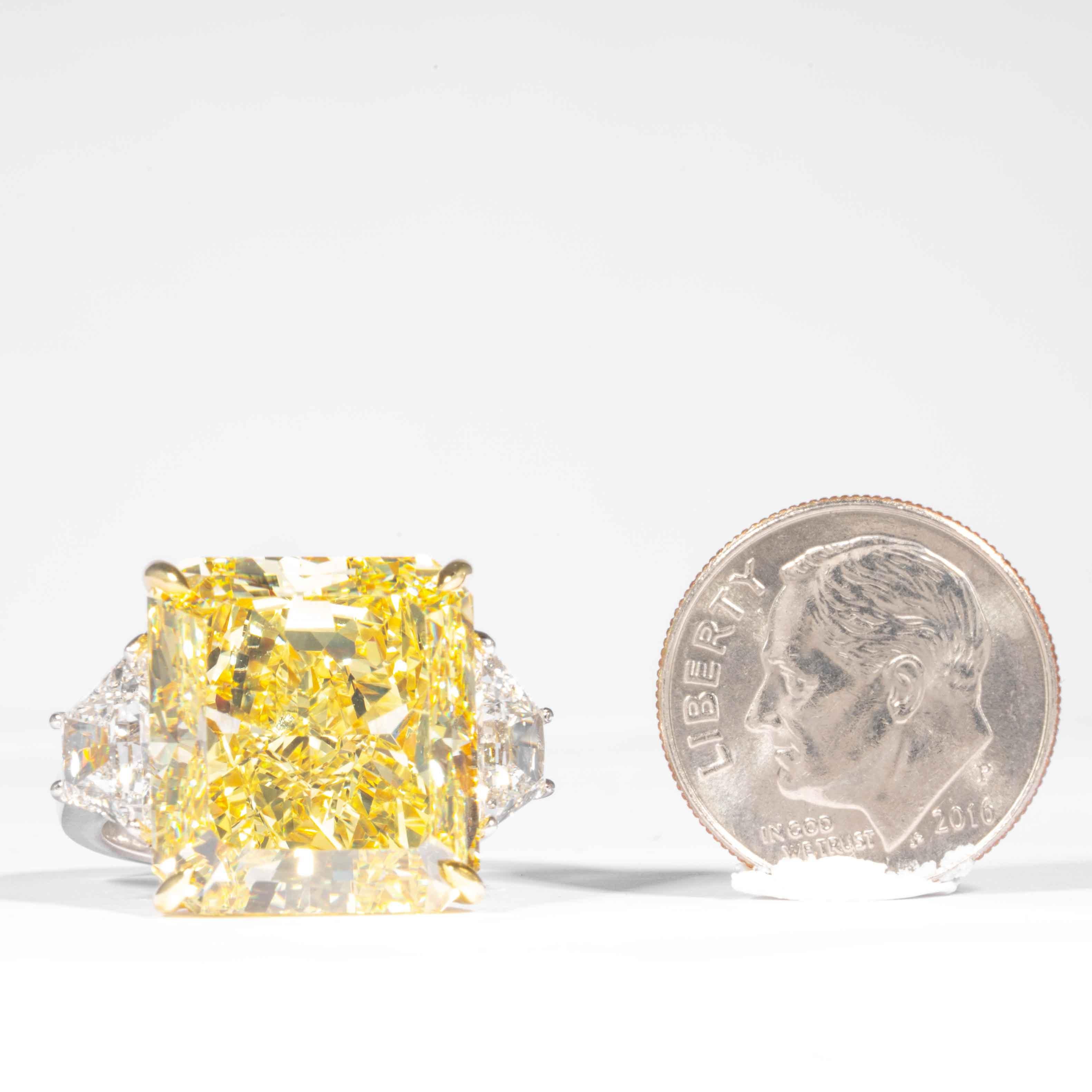 Shreve, Crump & Low GIA Certified 20.24 Carat Fancy Intense Yellow Diamond Ring For Sale 1
