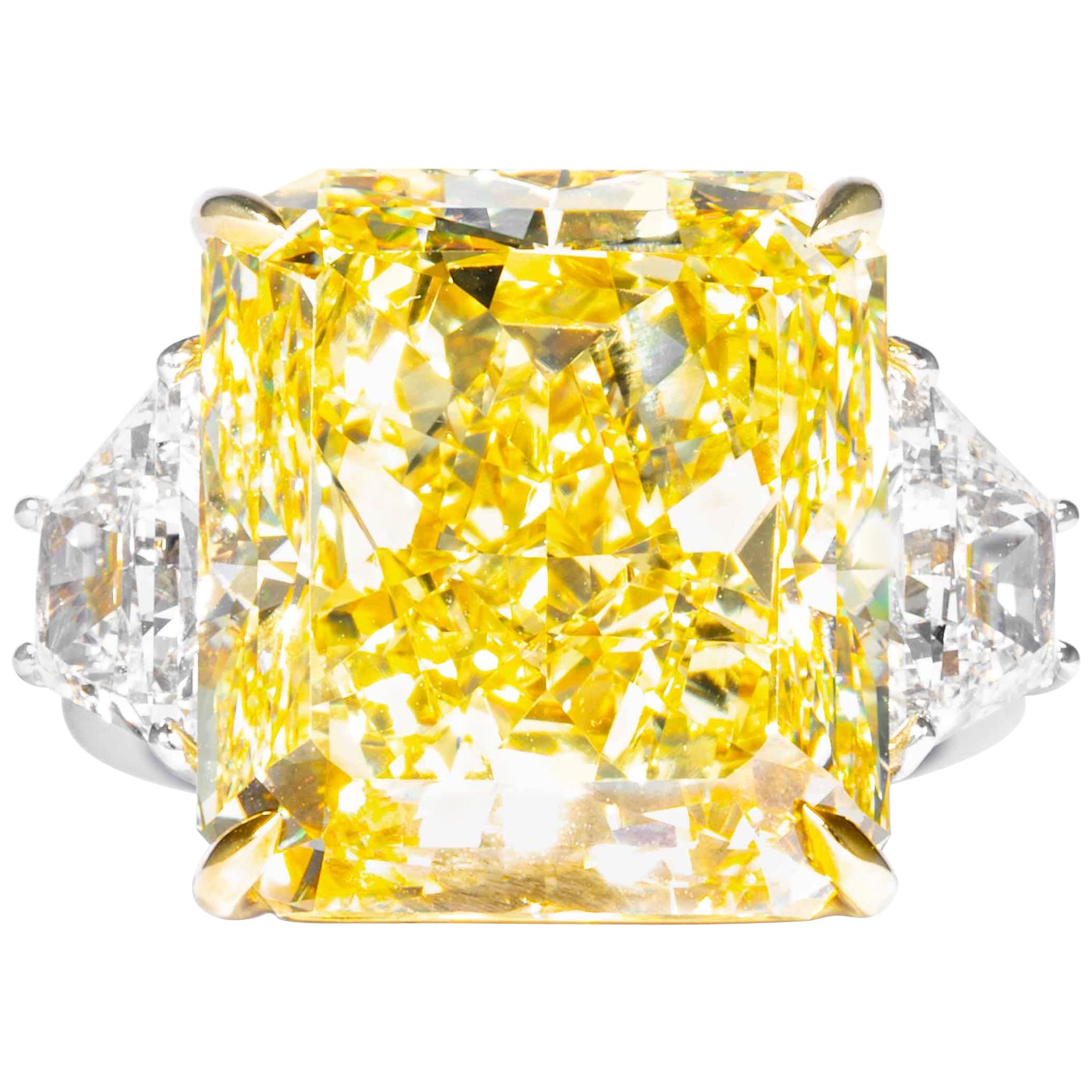 Shreve, Crump & Low GIA Certified 20.24 Carat Fancy Intense Yellow Diamond Ring For Sale