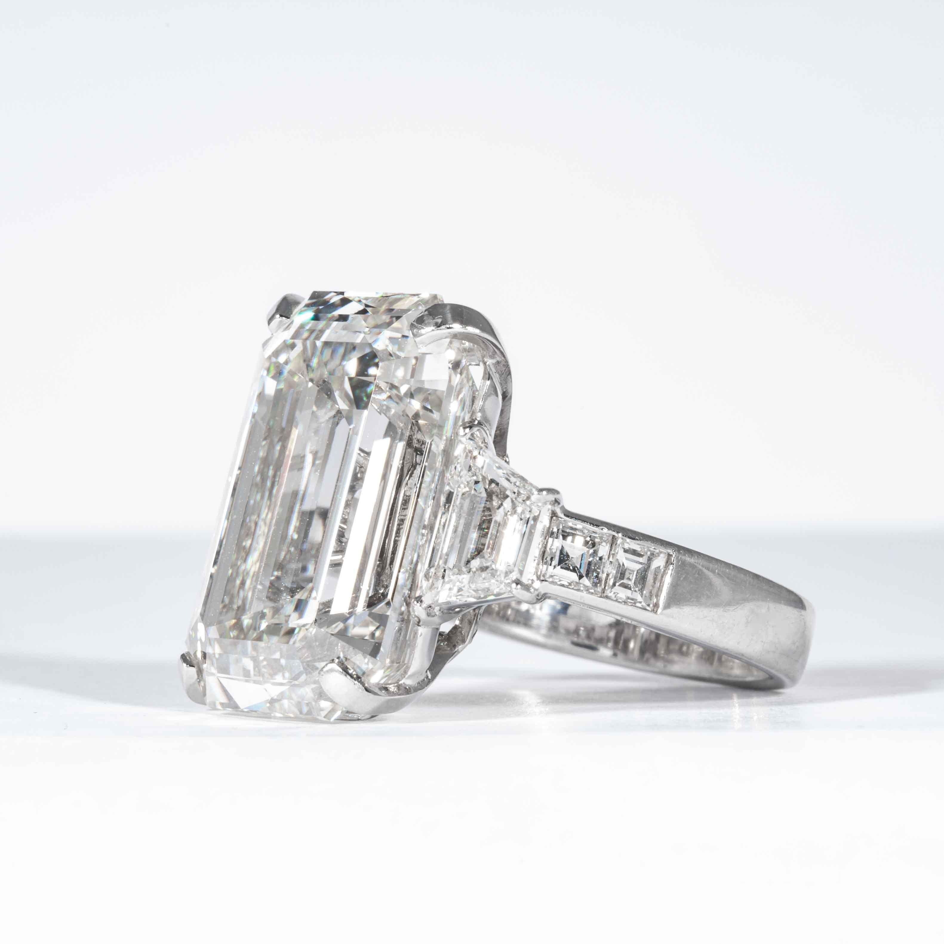 Women's Shreve, Crump & Low GIA Certified 22.02 Carat J VS2 Emerald Cut Diamond Ring
