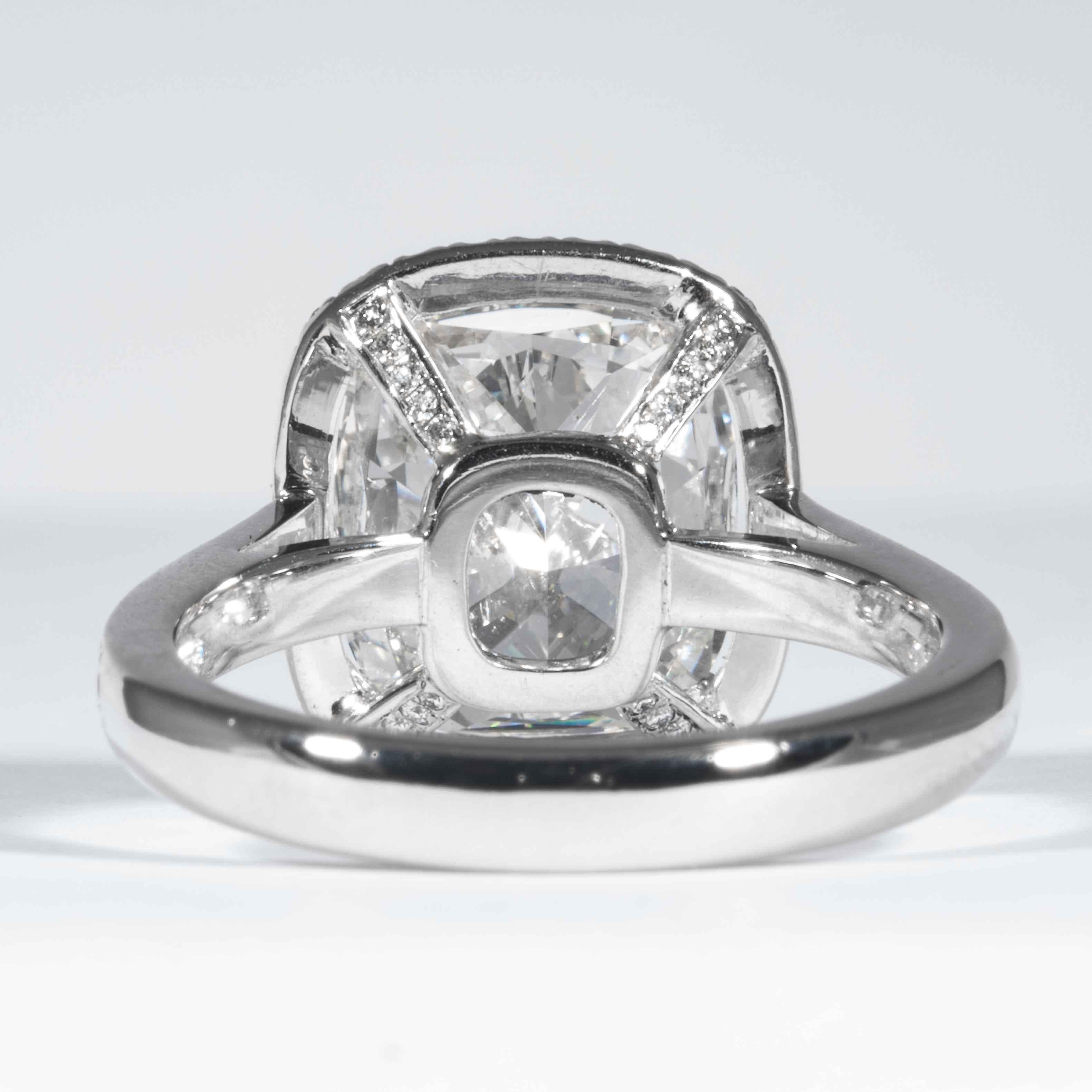 Women's Shreve, Crump & Low GIA Certified 4.01 Carat I VVS2 Cushion Cut Diamond Ring For Sale