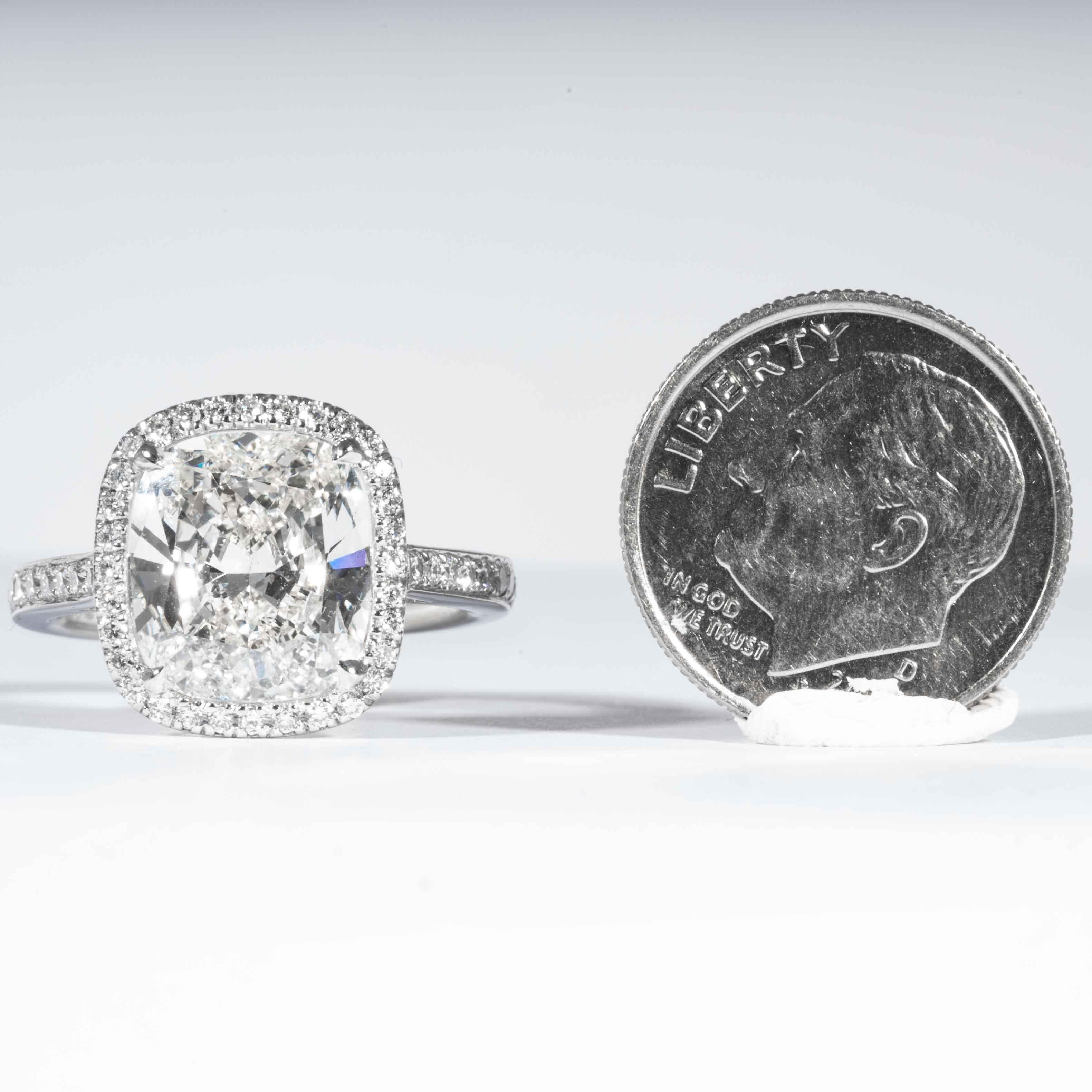 Shreve, Crump & Low GIA Certified 4.01 Carat I VVS2 Cushion Cut Diamond Ring For Sale 1