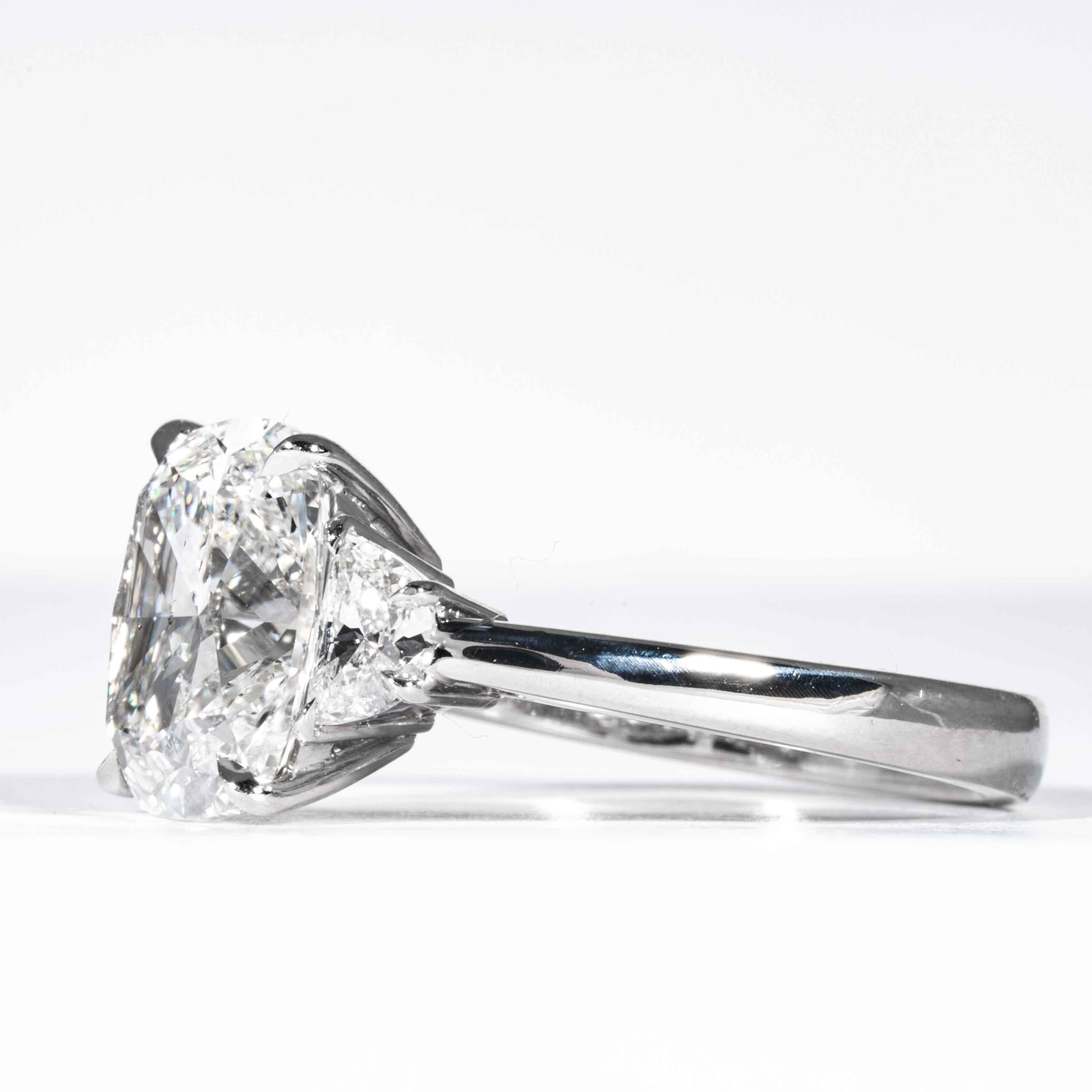 Shreve, Crump & Low GIA Certified 4.10 Carat E SI1 Cushion Cut Diamond Plat Ring In New Condition In Boston, MA