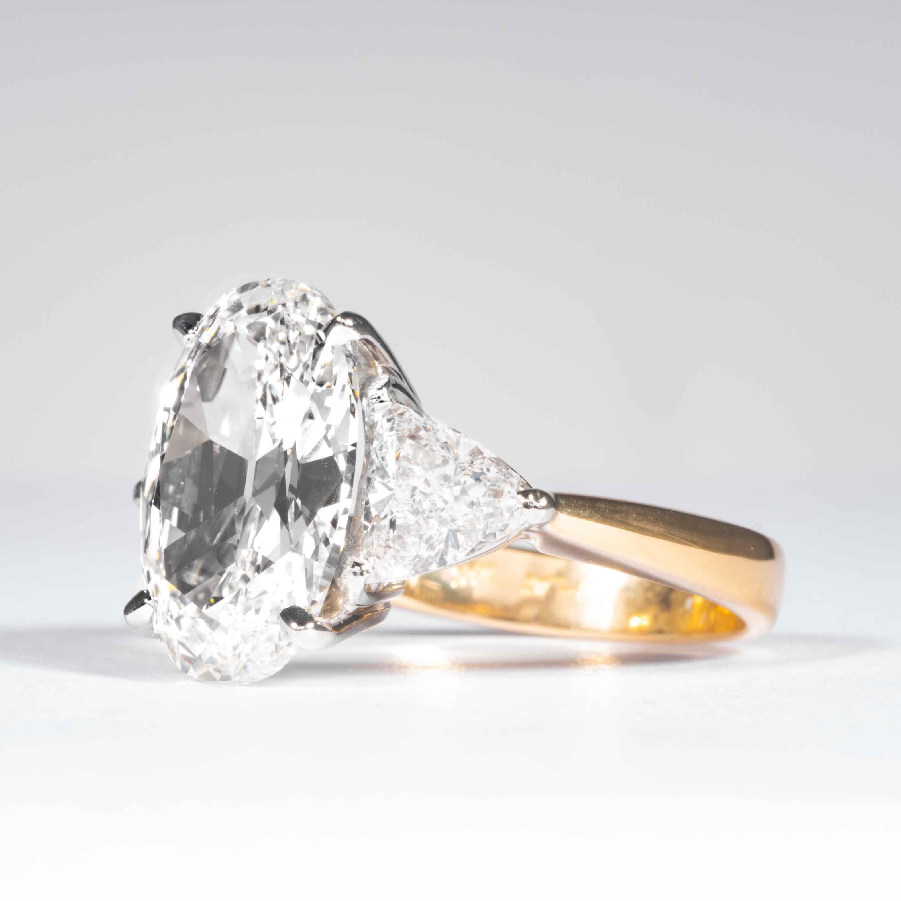 Shreve, Crump & Low GIA Certified 5.03 Carat H VS1 Oval Cut Diamond 3-Stone Ring In New Condition For Sale In Boston, MA