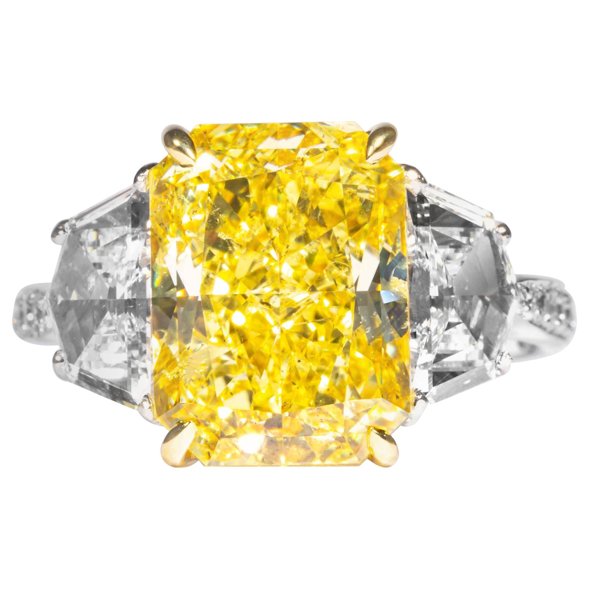 Shreve, Crump & Low GIA Certified 5.07 Carat Fancy Intense Yellow Diamond Ring For Sale