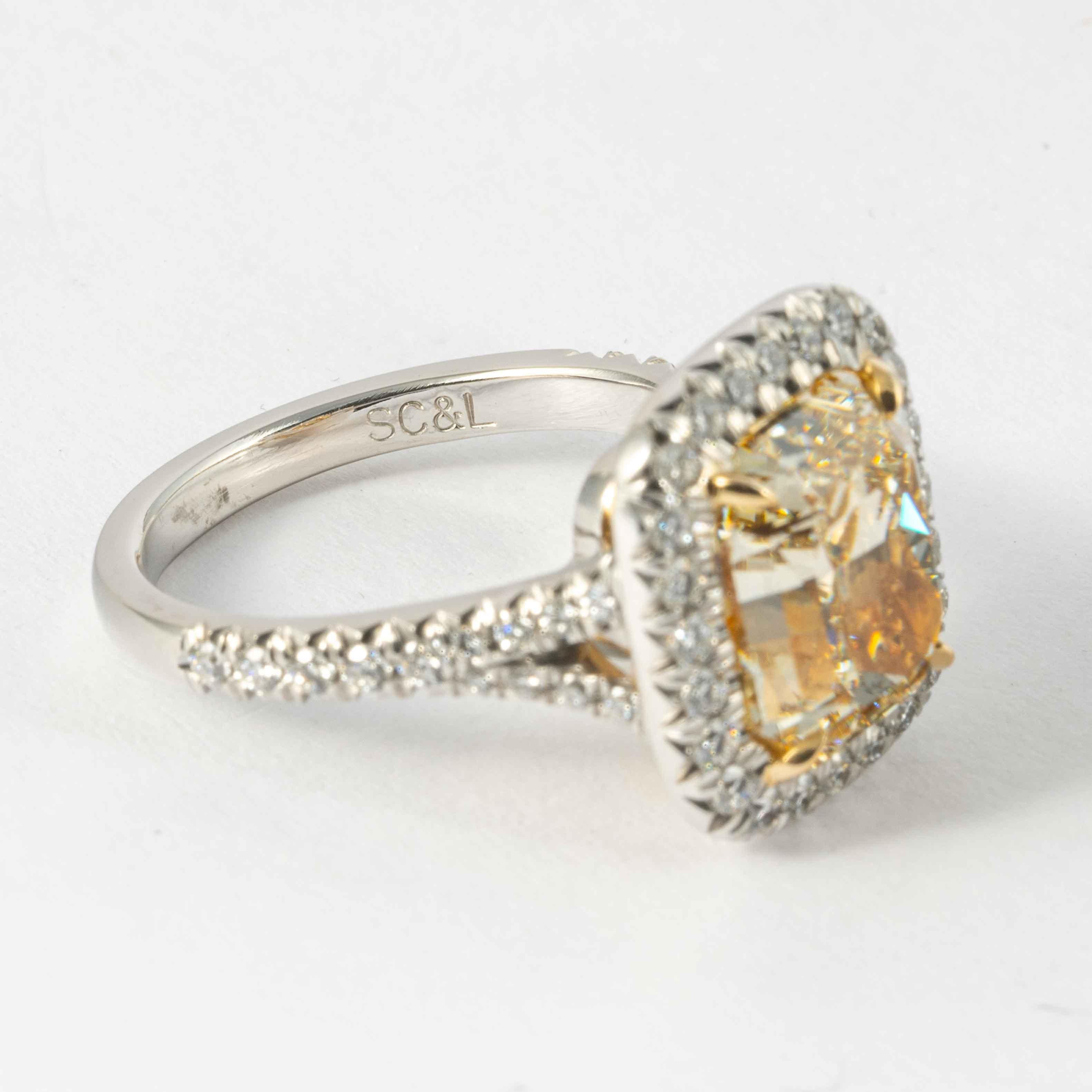 Shreve, Crump & Low GIA Certified 5.27 Carat Fancy Yellow Radiant Cut Plat Ring In New Condition For Sale In Boston, MA