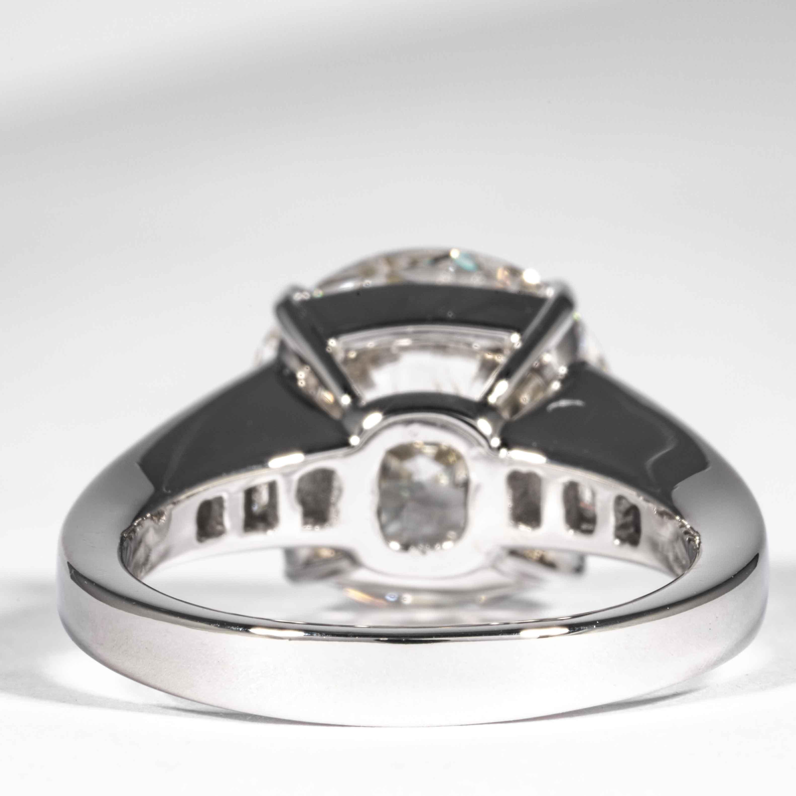 Shreve, Crump & Low, GIA-zertifizierter 5,60 Karat J SI1 runder Brillant-Diamantring im Angebot 1