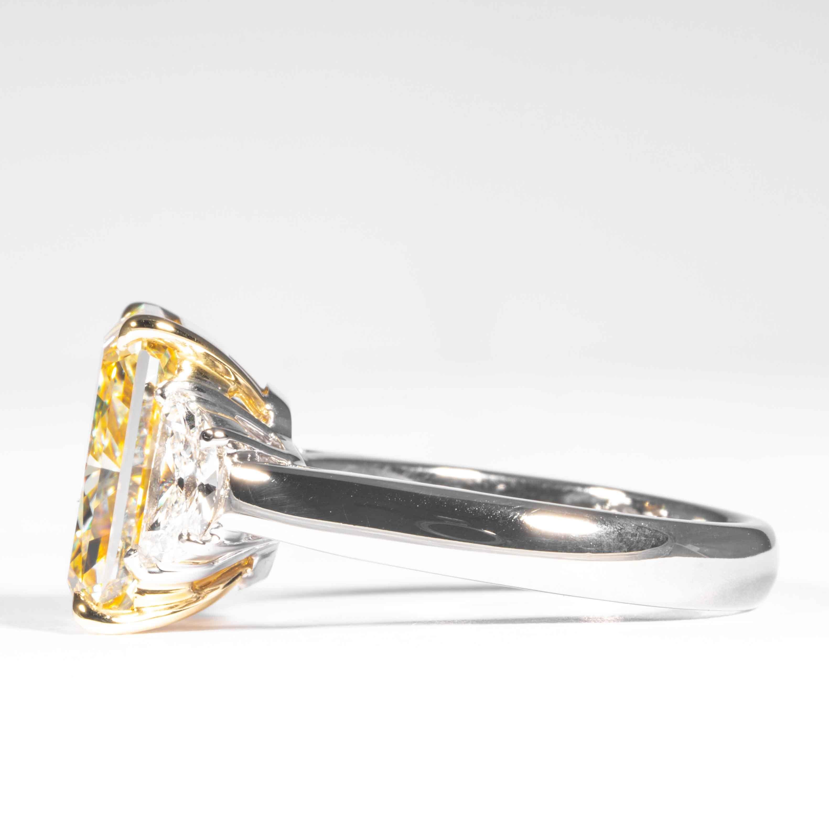 Shreve, Crump & Low GIA Certified 5.87 Carat Fancy Yellow Radiant Diamond Ring In New Condition For Sale In Boston, MA