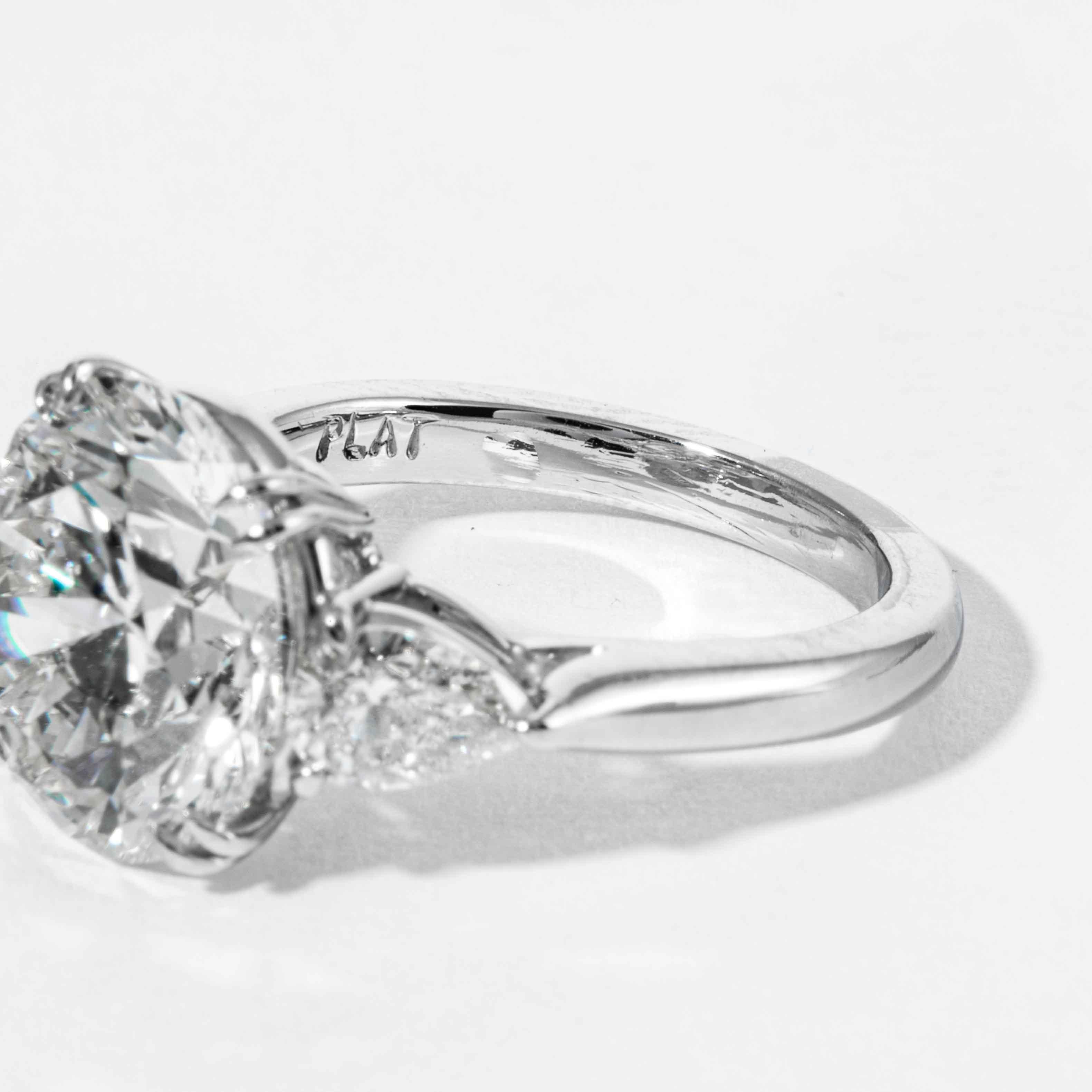 Shreve, Crump & Low GIA Certified 5.90 Carat K VS2 Round Brilliant Diamond Ring In New Condition For Sale In Boston, MA