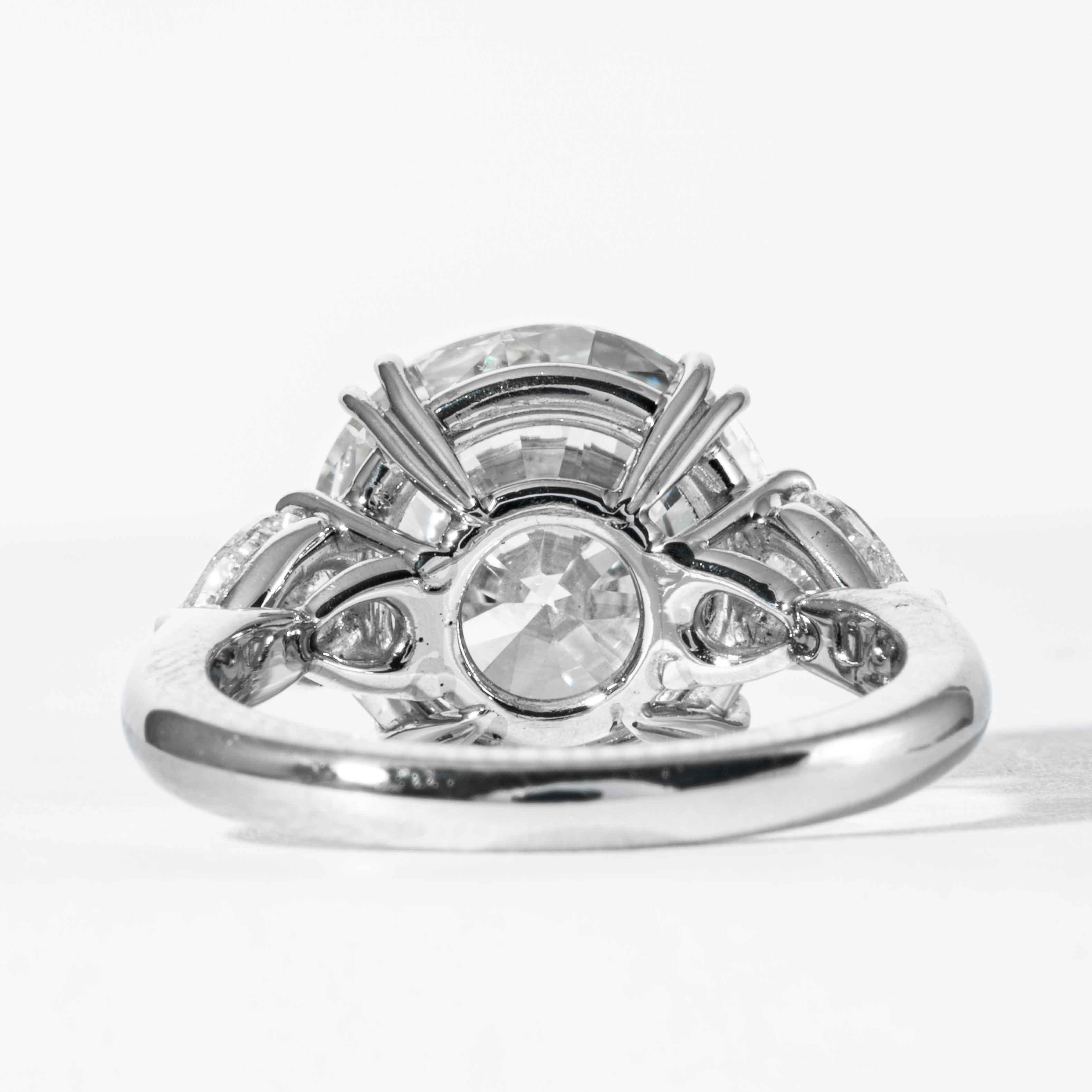 Women's Shreve, Crump & Low GIA Certified 5.90 Carat K VS2 Round Brilliant Diamond Ring For Sale