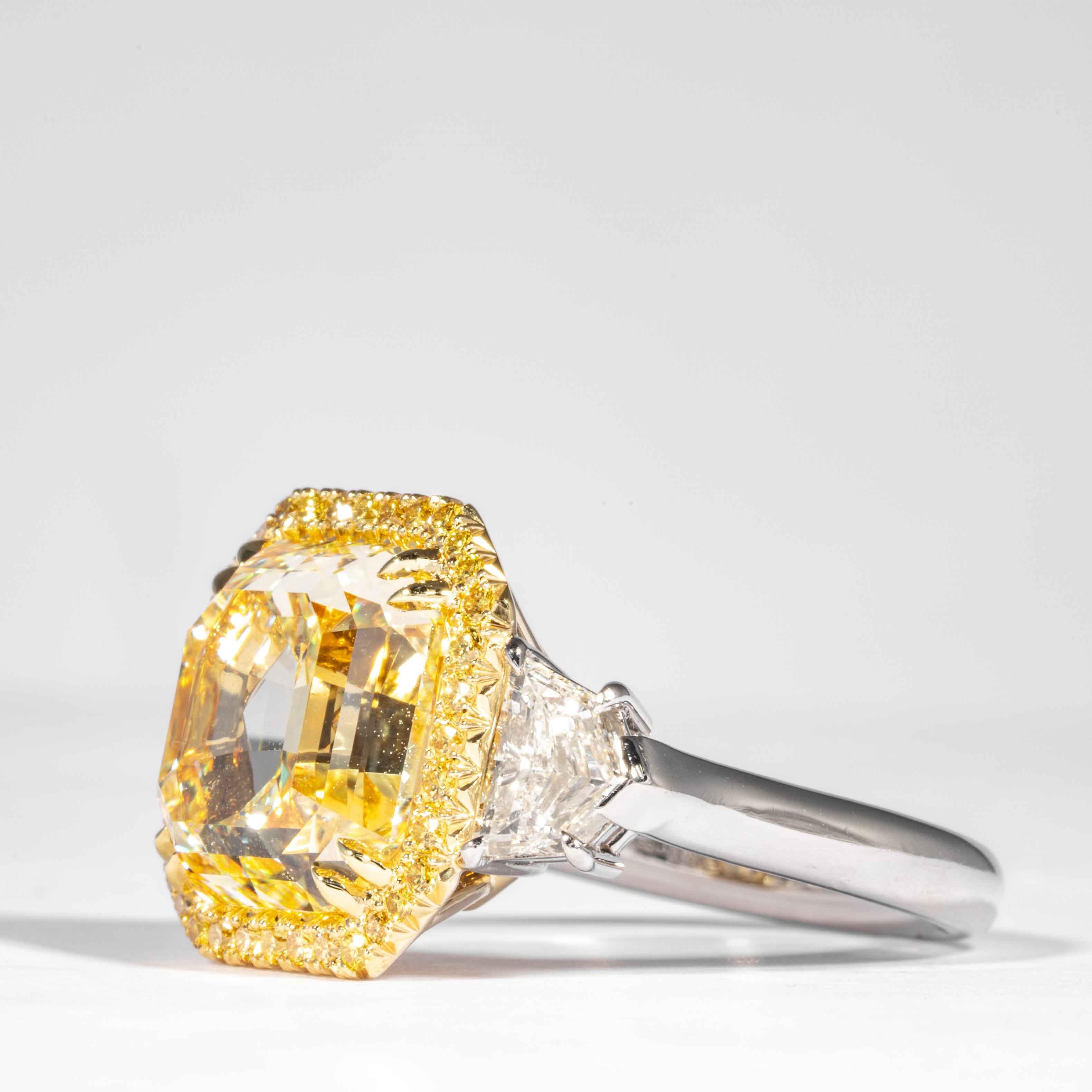 Shreve, Crump & Low GIA Certified 8.02 Carat Fancy Yellow Asscher Diamond Ring In New Condition For Sale In Boston, MA