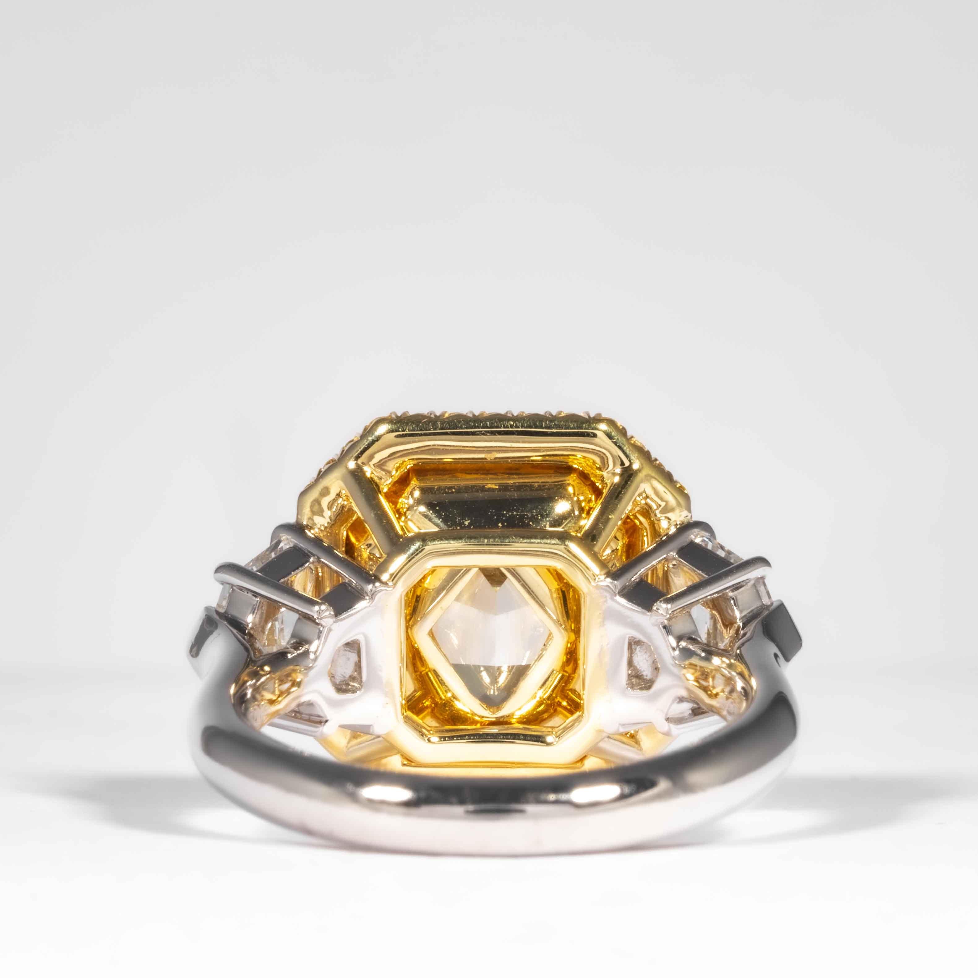 Shreve, Crump & Low GIA Certified 8.02 Carat Fancy Yellow Asscher Diamond Ring For Sale 1