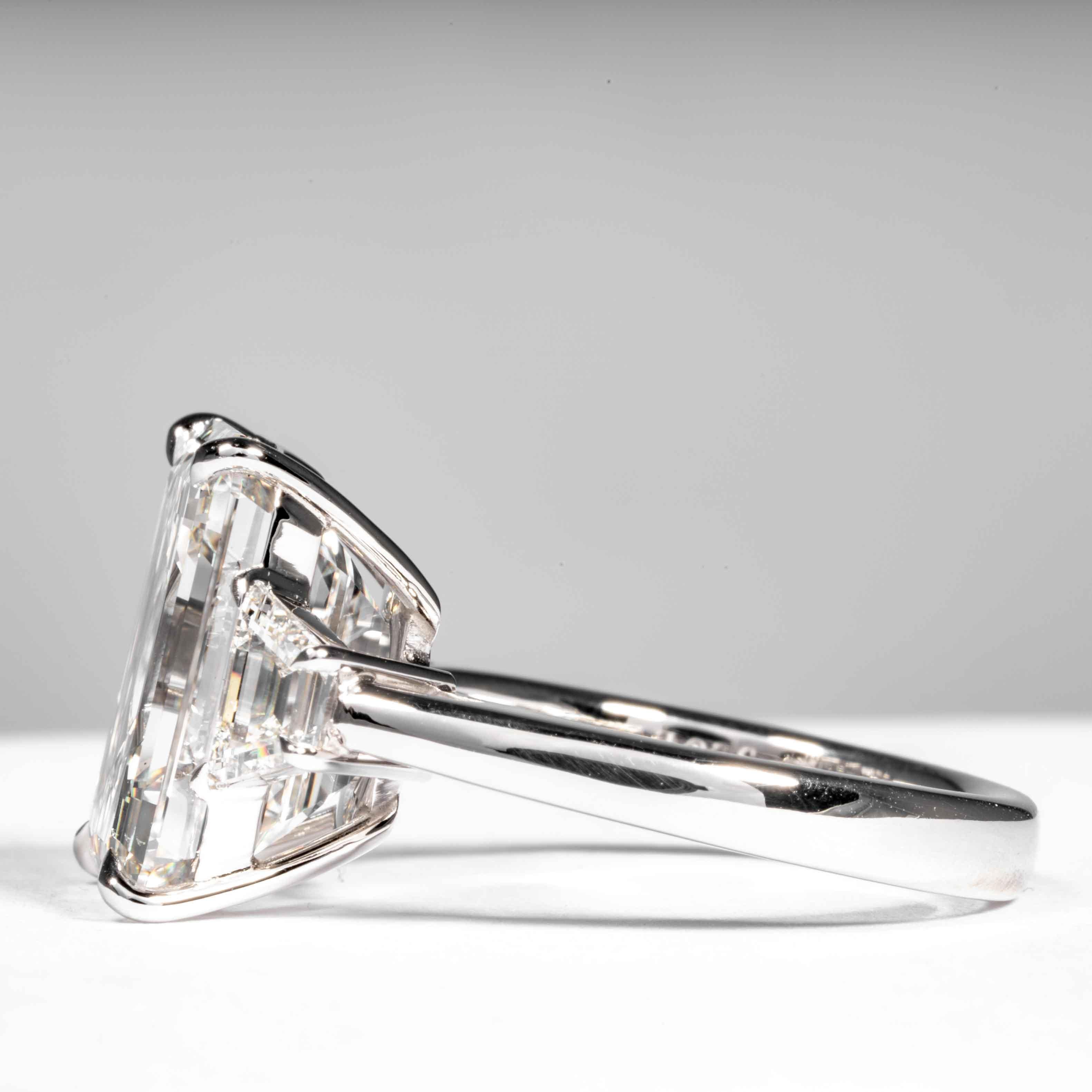 Bague Shreve, Crump & Low avec diamant taille émeraude de 8,97 carats certifié GIA, G VS2 Unisexe en vente