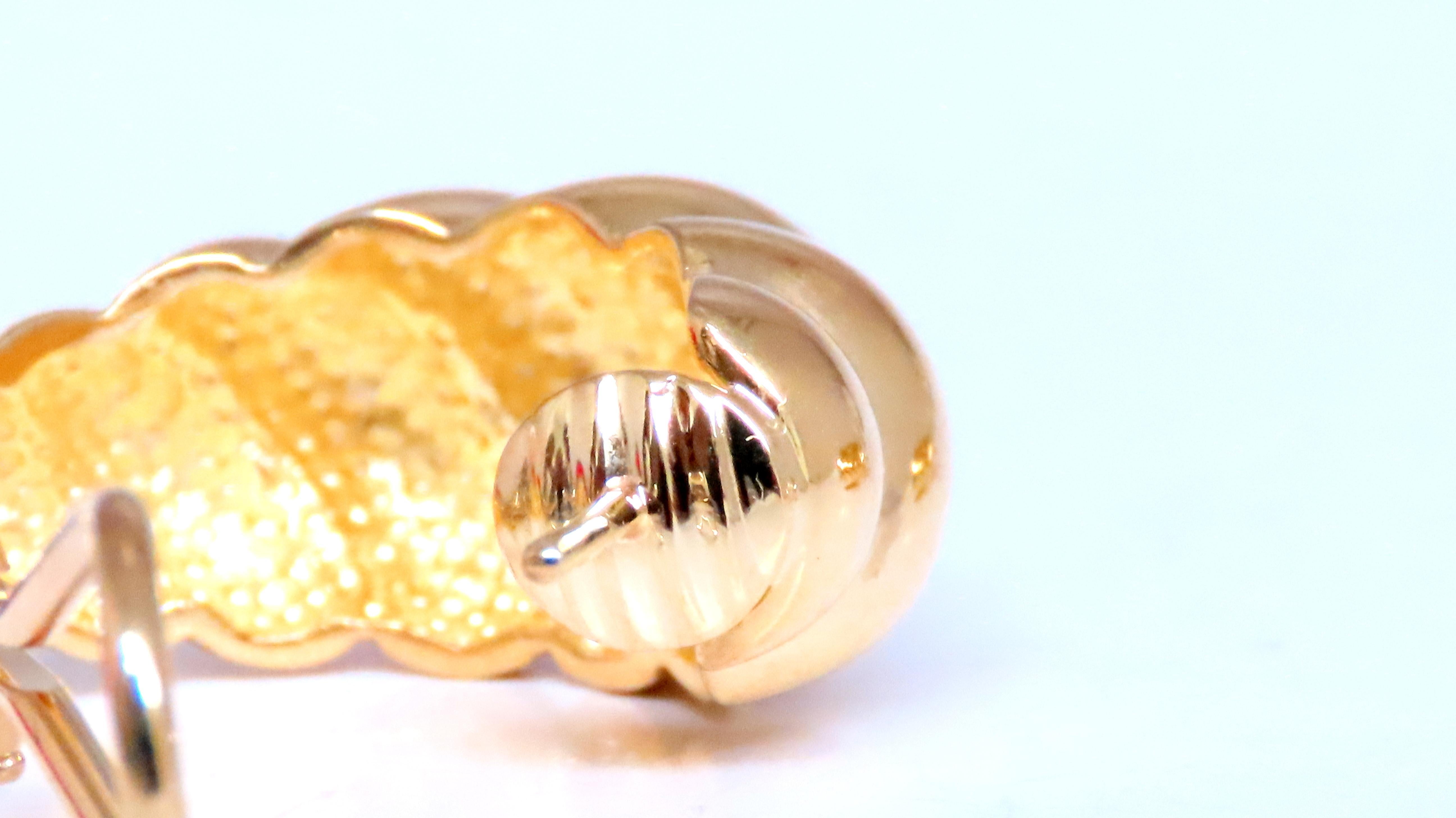 Pendientes Semi Aros Omega Clip Oro 18kt 12578 en Nuevo estado para la venta en New York, NY
