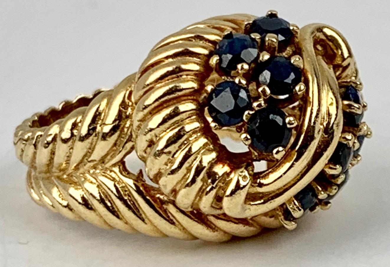 Bague en or de style crevette avec 10 saphirs ronds à facettes, 14 carats (environ) en vente 2
