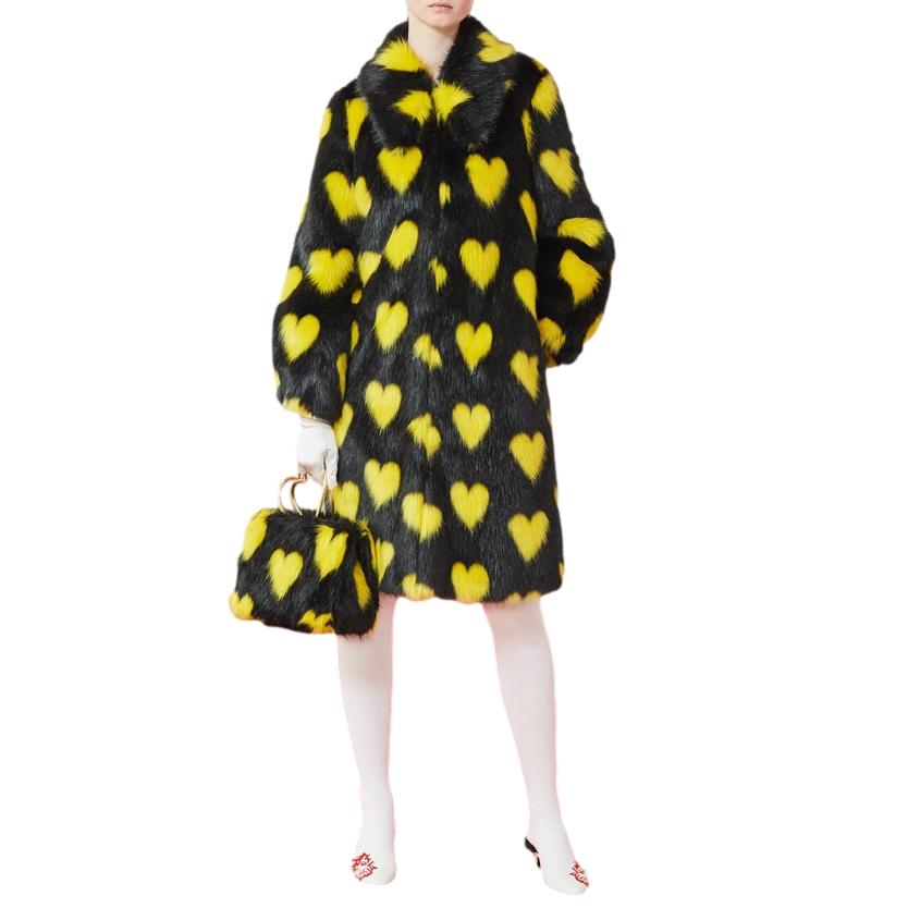 Shrimps Yellow & Black Heart Faux Fur Coat

Exude a youthful, luxurious aesthetic with the Shrimps heart jacquard coat. Expertly crafted from a soft-touch faux fur, the coat features a pointed collar, hook and eye fastening, two side pockets,