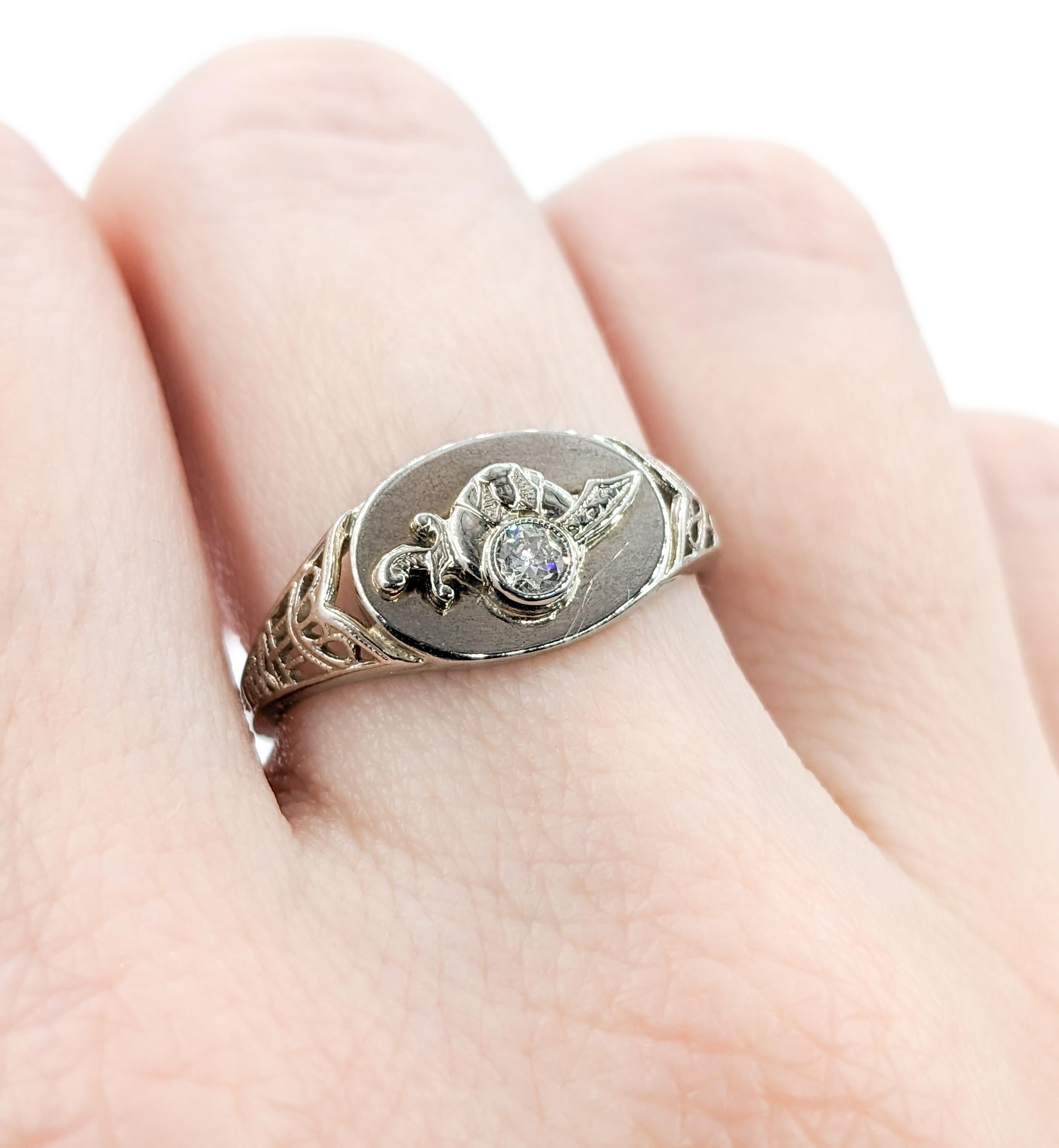 Modern Shriner Diamond Filigree Ring in White Gold For Sale