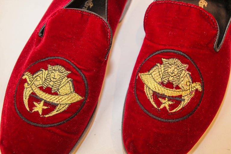 Men\'s Red Rubber Sole Velvet Leather Crown Embroidery Slip On Loafer Slippers Burgundy Velvet Shoes for Mens main image 2