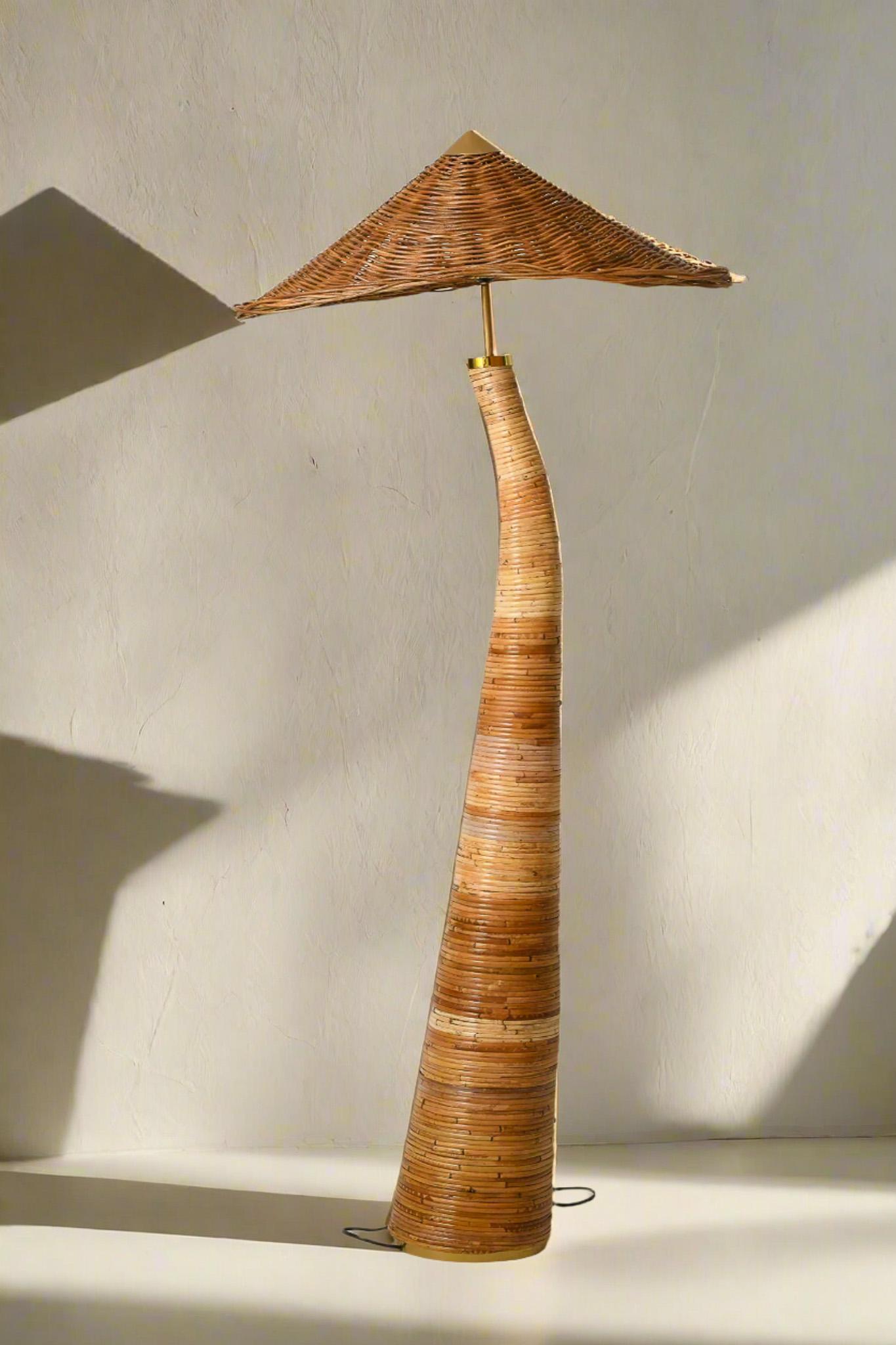 Fungo 002  Lampada da terra in rattan in vendita 2