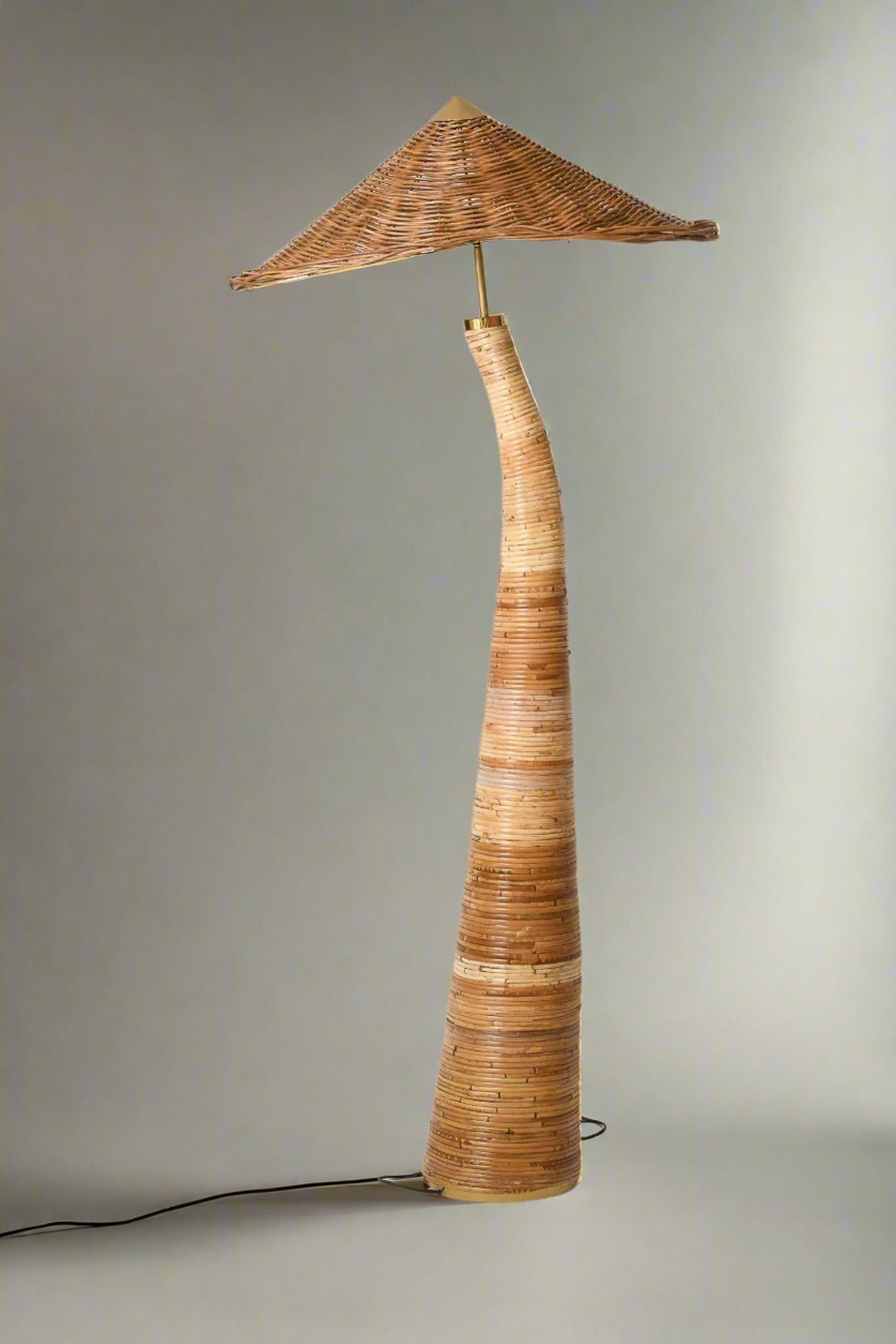 Fungo 002  Lampada da terra in rattan in vendita 3