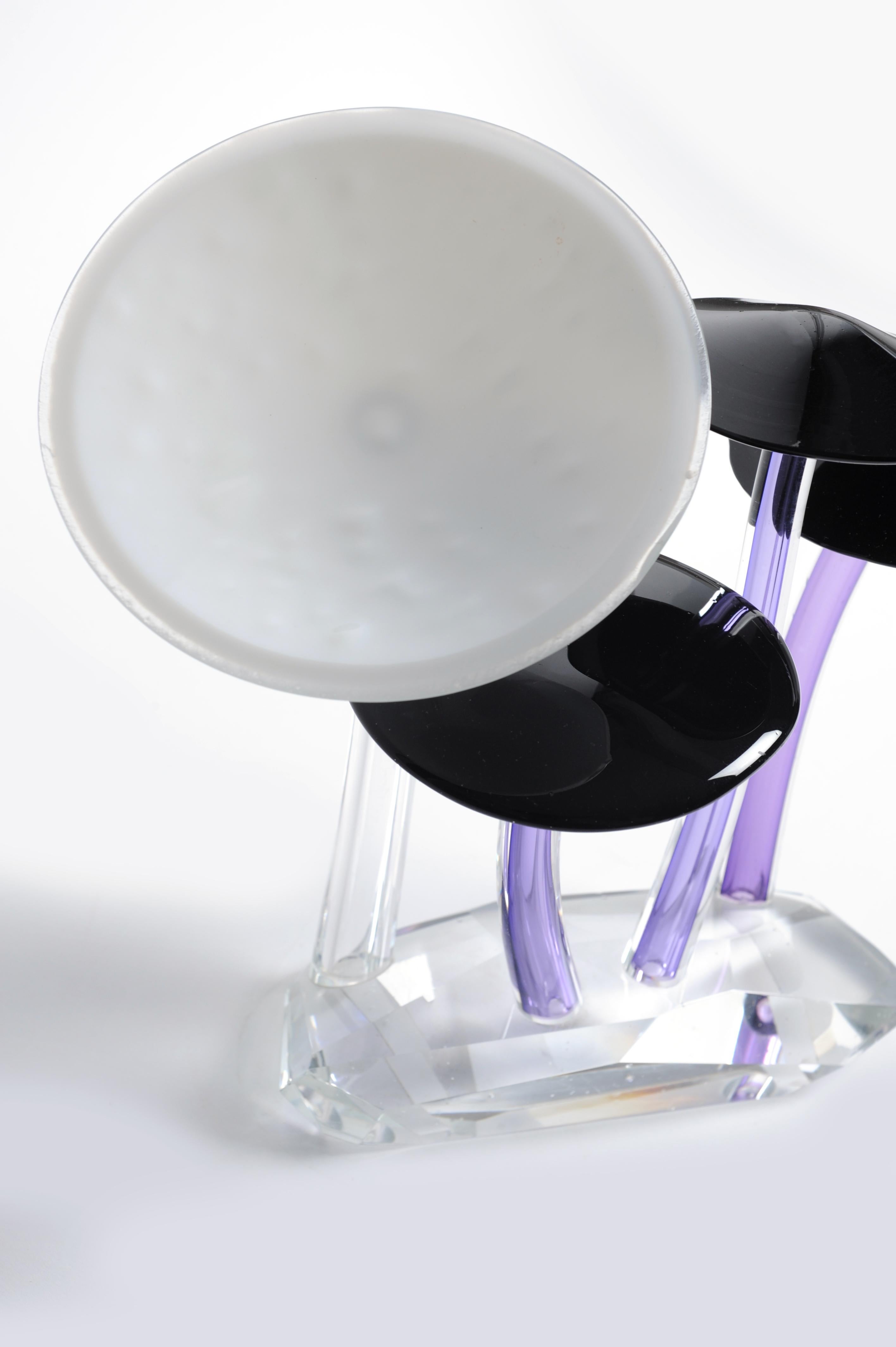 Shroomz-Skulptur aus geblasenem Glas in Violett und Weiß (Gegossen) im Angebot
