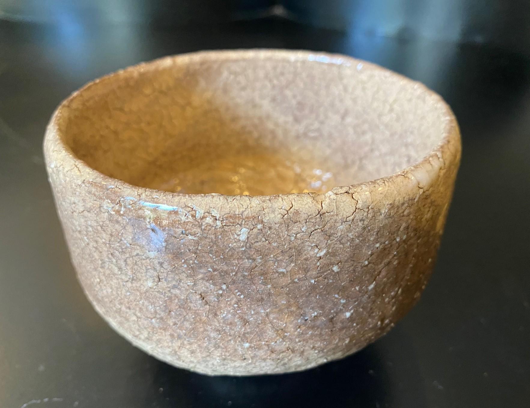 Cotto in fornace Ciotola in ceramica giapponese Hagi Ware firmata da Shuen Yoshida con scatola in vendita