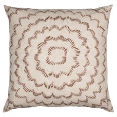 Shumacher - Oreiller Feather Bloom 24" en colombe