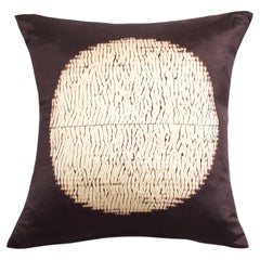 Cuscino in seta di gelso Shunya Black con stampa Shibori realizzata a mano