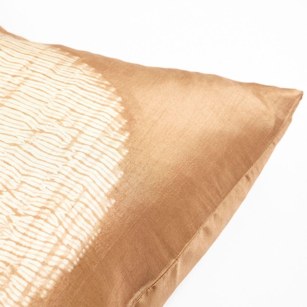 Shunya Gold Shibori Silk Pillow In New Condition For Sale In Bloomfield Hills, MI