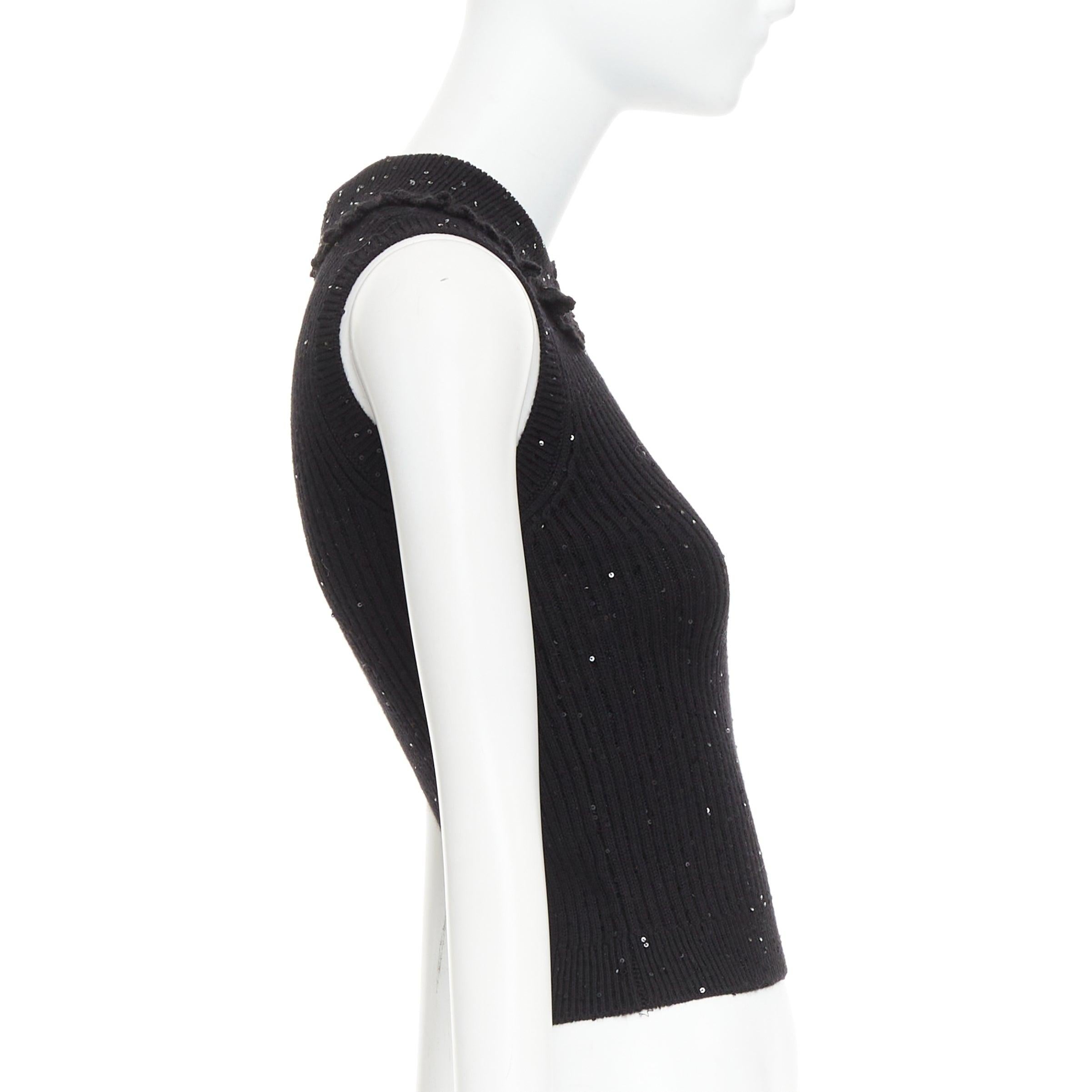 SHUSHU TONG black sequinned knit collared red logo rib crop vest UK6 XS In Excellent Condition For Sale In Hong Kong, NT