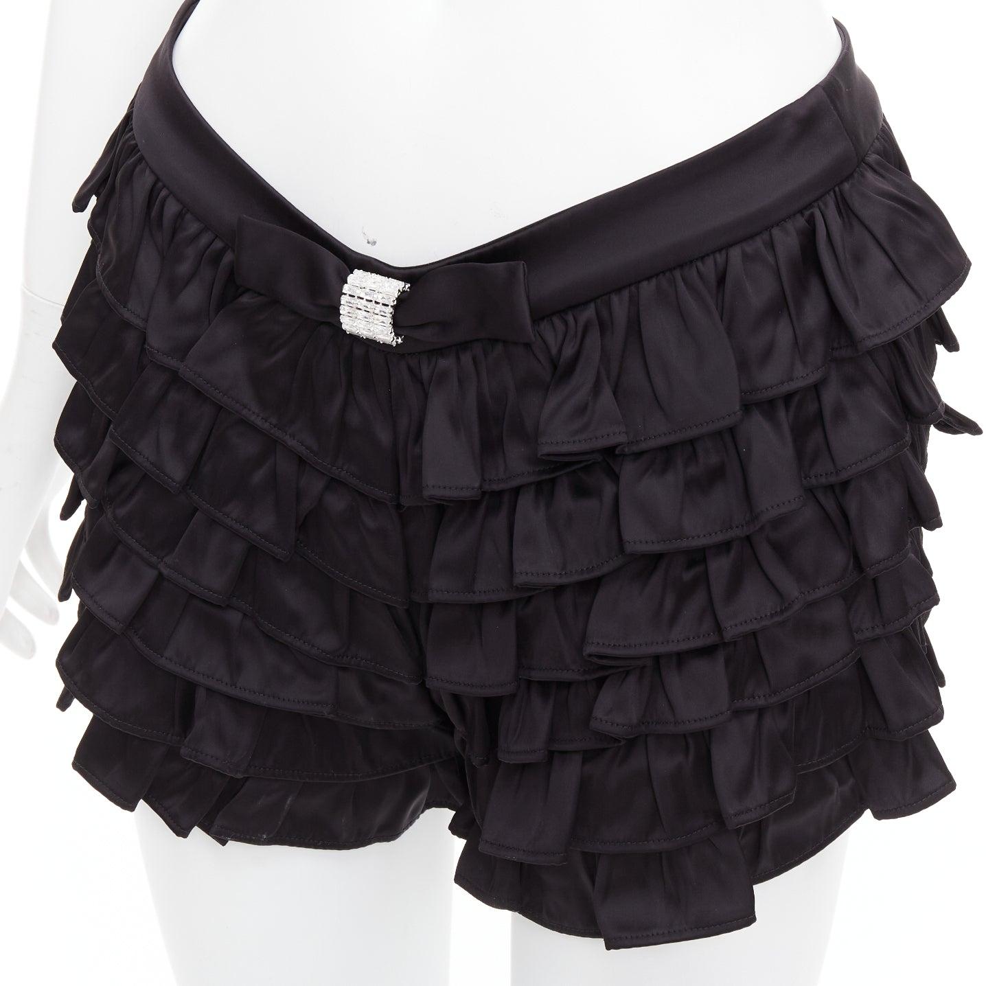 SHUSHU TONG mini shorts de viscosa negra con volantes y lazo de cristal UK6 XS
Referencia: AAWC/A01391
Marca: Shushu Tong
Material: Viscosa
Color: Negro, Transparente
Patrón: Sólido
Cierre: cremallera
Forro: Tejido negro
Detalles adicionales: