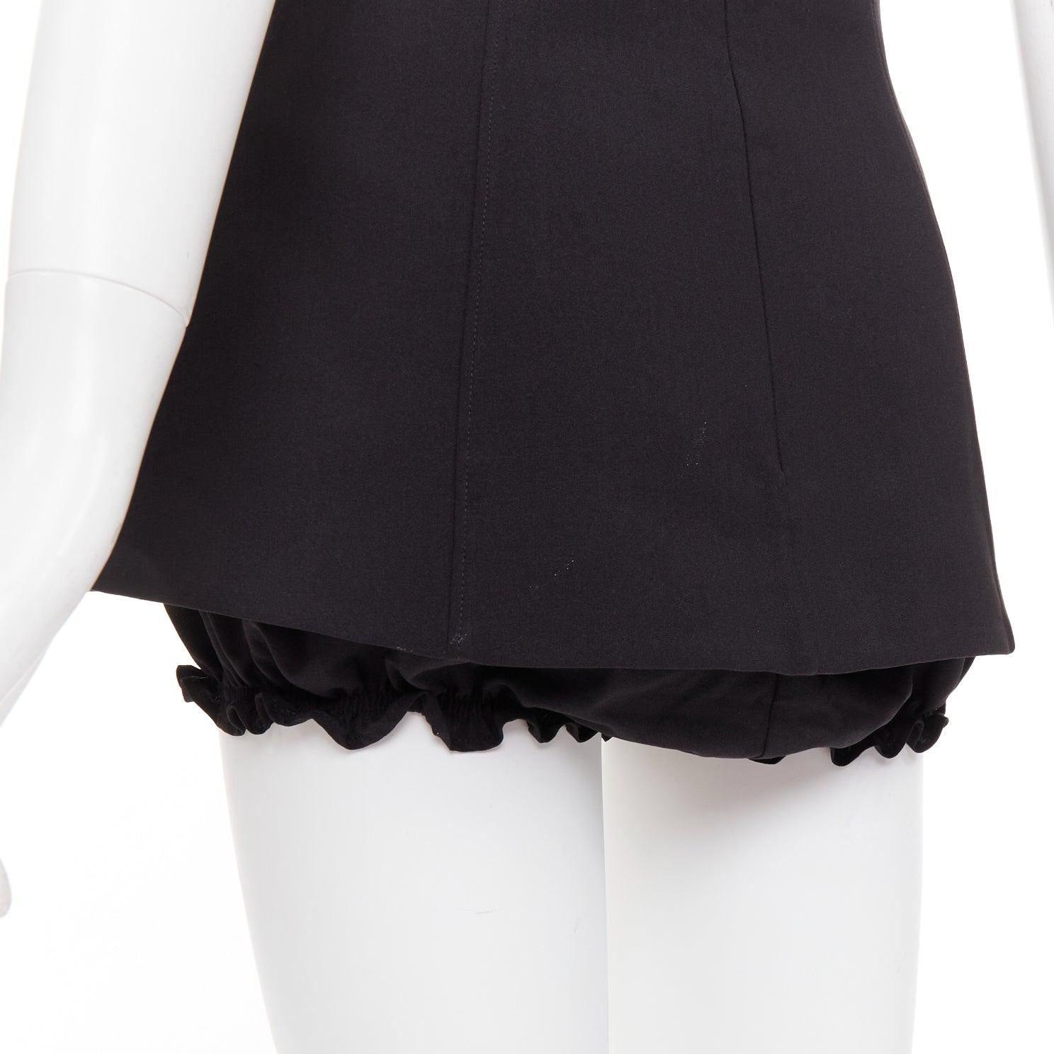 SHUSHU TONG Mini jupe-culotte noire taille haute à volants UK8 S en vente 1
