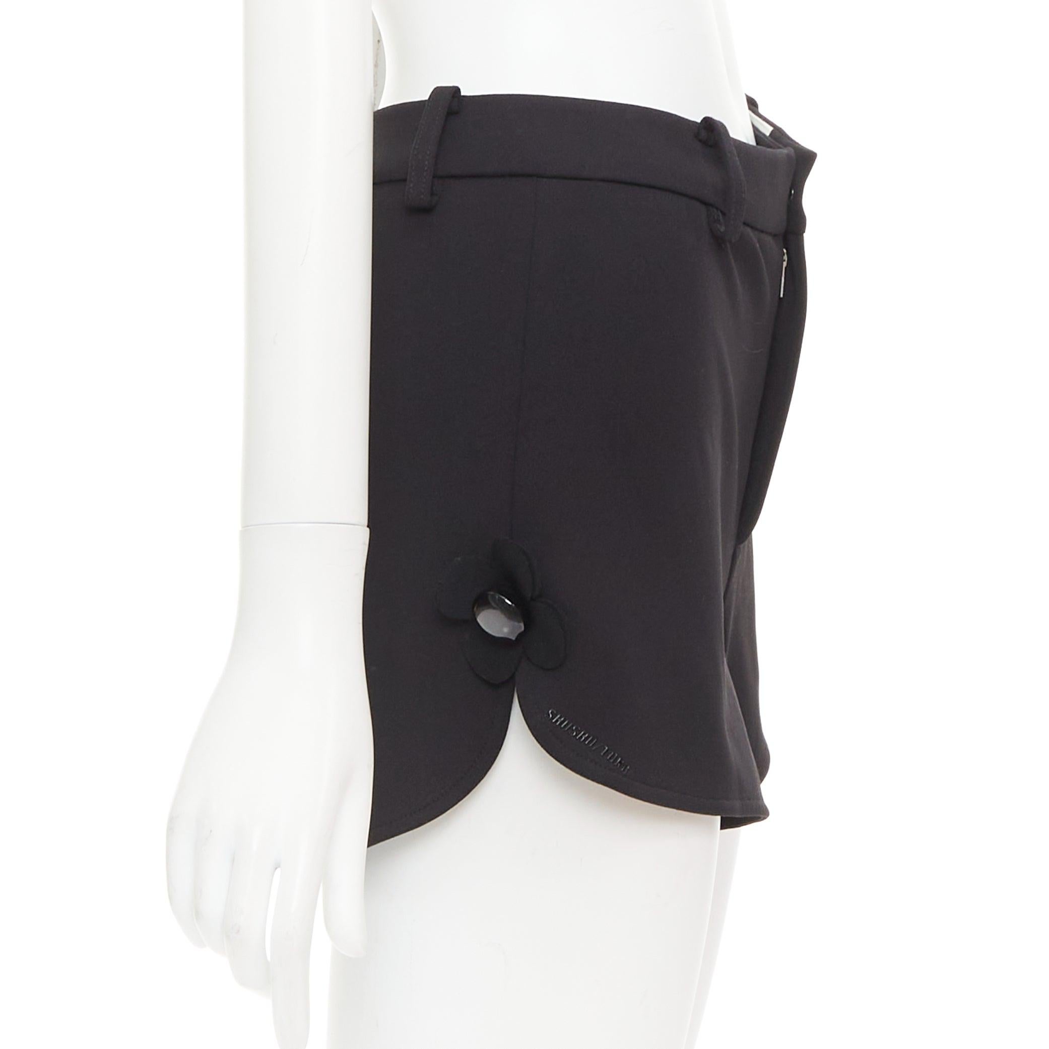 SHUSHU TONG Slit Shorts negro floral botón apliques mini pantalones corredor UK6 XS en Bueno estado para la venta en Hong Kong, NT