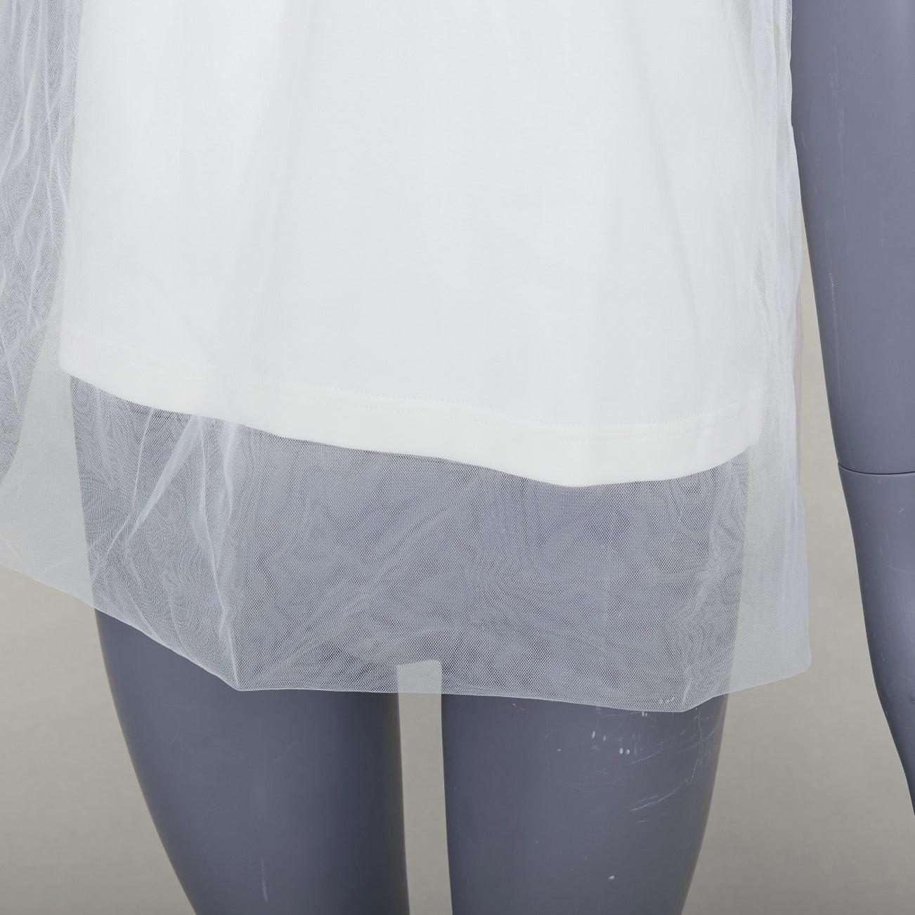SHUSHU TONG Tüll weiß Creme Mesh Overlay Rundhalsausschnitt kurze Ärmel tshirt UK6 XS
Referenz: AAWC/A01545
Marke: Shushu Tong
Modell: Tüll
MATERIAL: Baumwolle, Gemisch
Farbe: Creme, Weiß
Muster: Solide
Verschluss: Pullover
Hergestellt in: