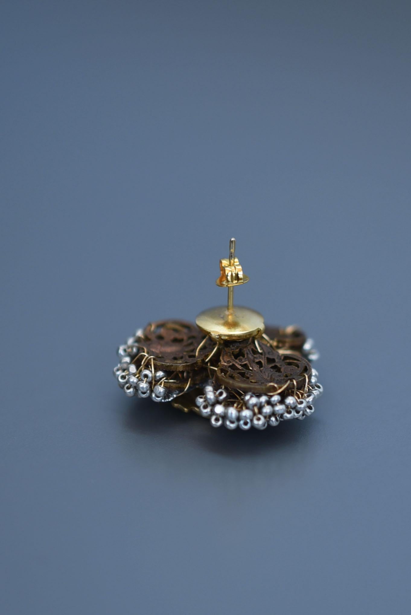 Donna orecchini shuumeigiku bijoux  / gioielli d'epoca , ricambi d'epoca degli anni '70 in vendita