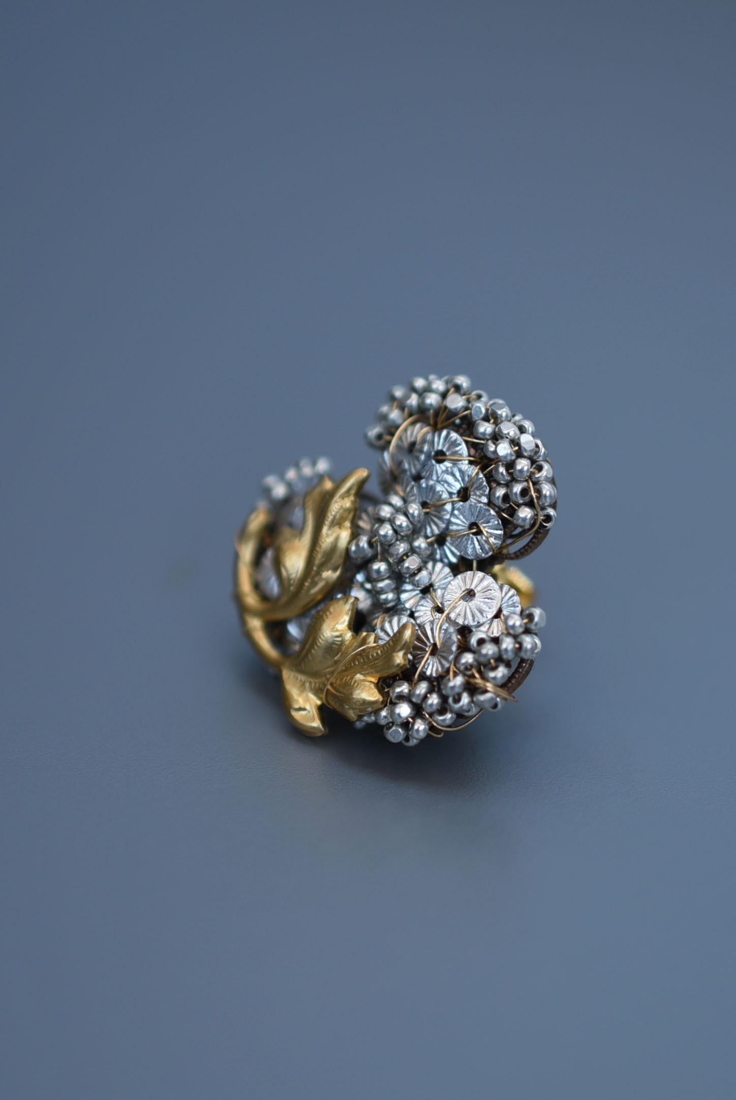 orecchini shuumeigiku bijoux  / gioielli d'epoca , ricambi d'epoca degli anni '70 in vendita 3