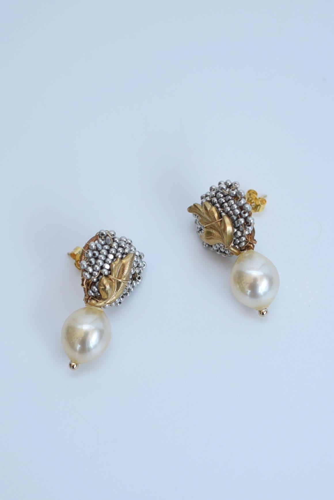 Rose Cut shuumeigiku petite earring(silver)  / vintage jewelry , 1970's vintage parts For Sale