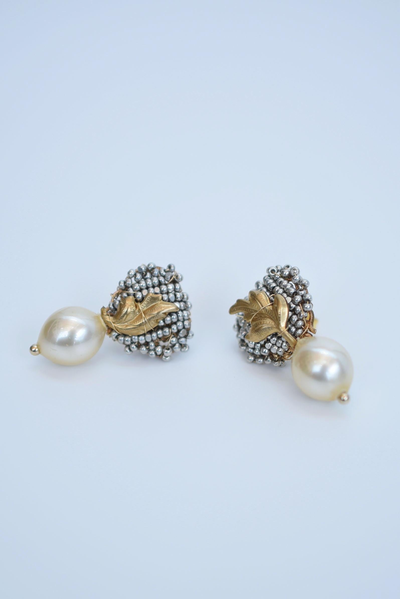 shuumeigiku petite earring(silver)  / vintage jewelry , 1970's vintage parts For Sale 3