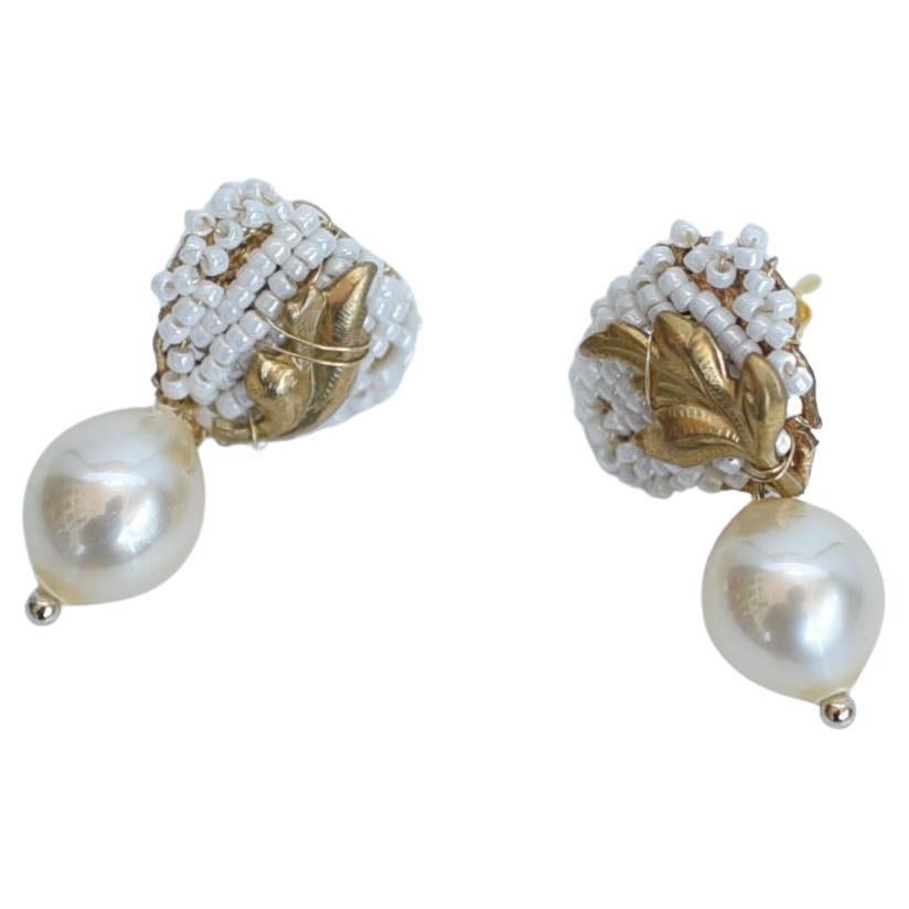 shuumeigiku petite earring(white) / vintage jewelry , 1970's vintage parts For Sale