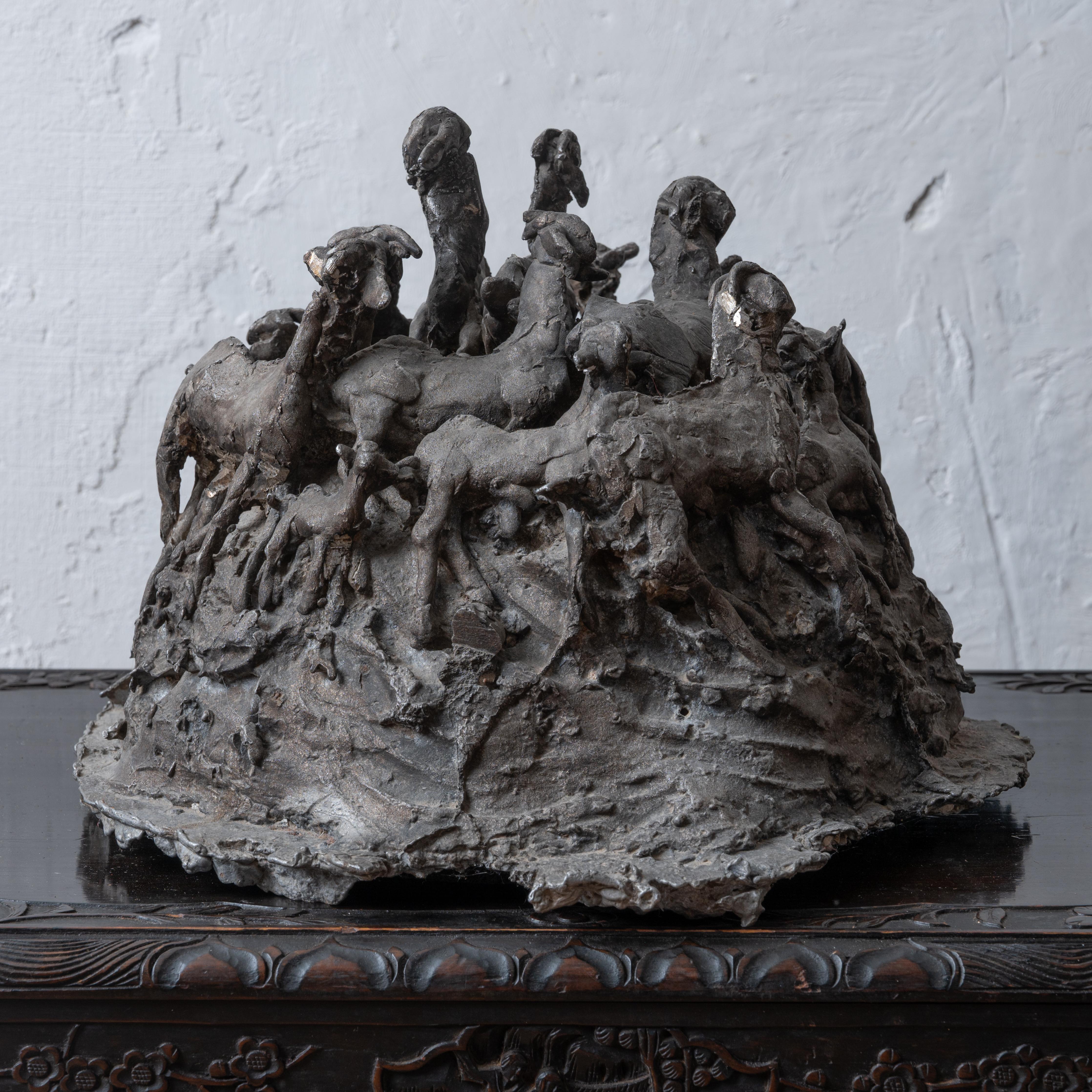 Shyam Lal - Troupeau de chèvres Sculpture en bronze, c.1990 en vente 4