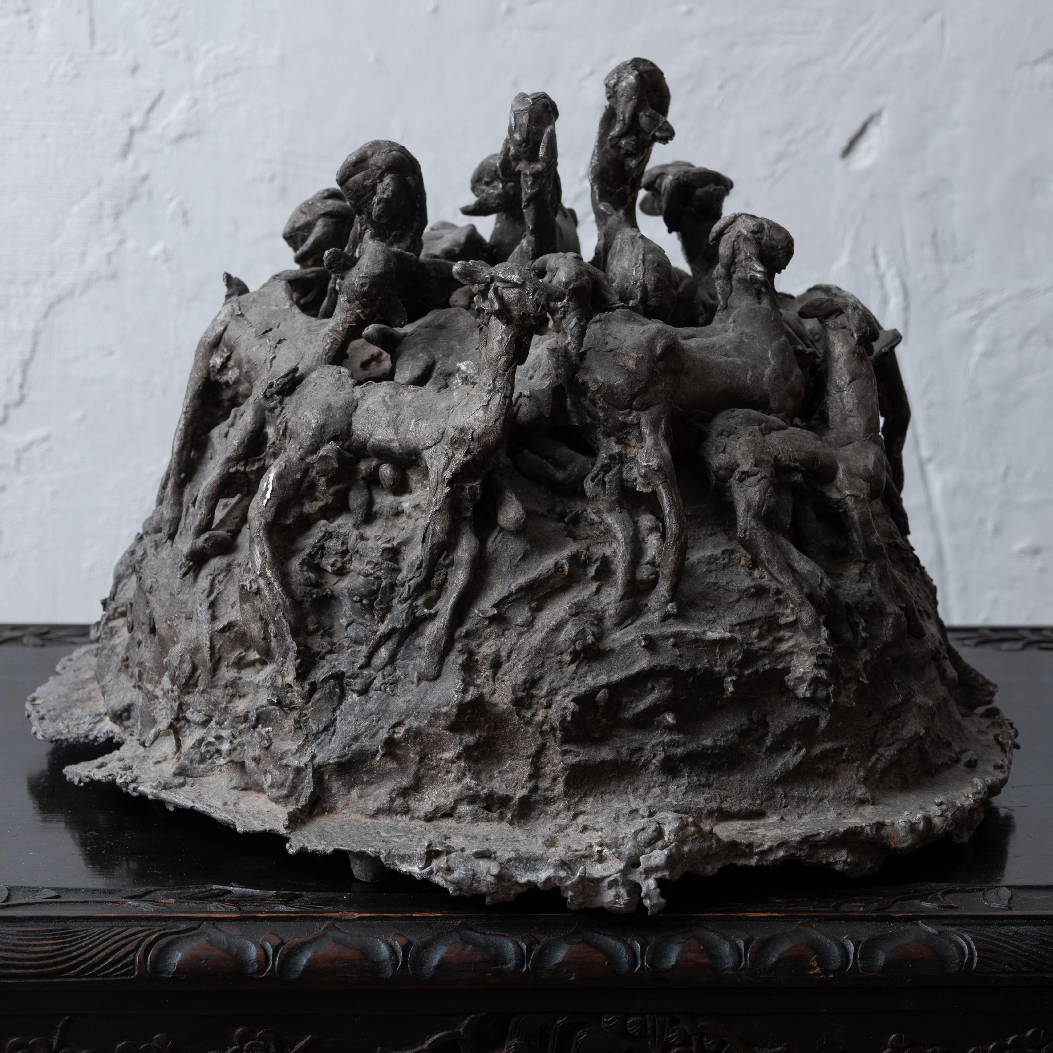 Shyam Lal - Troupeau de chèvres Sculpture en bronze, c.1990 en vente 6