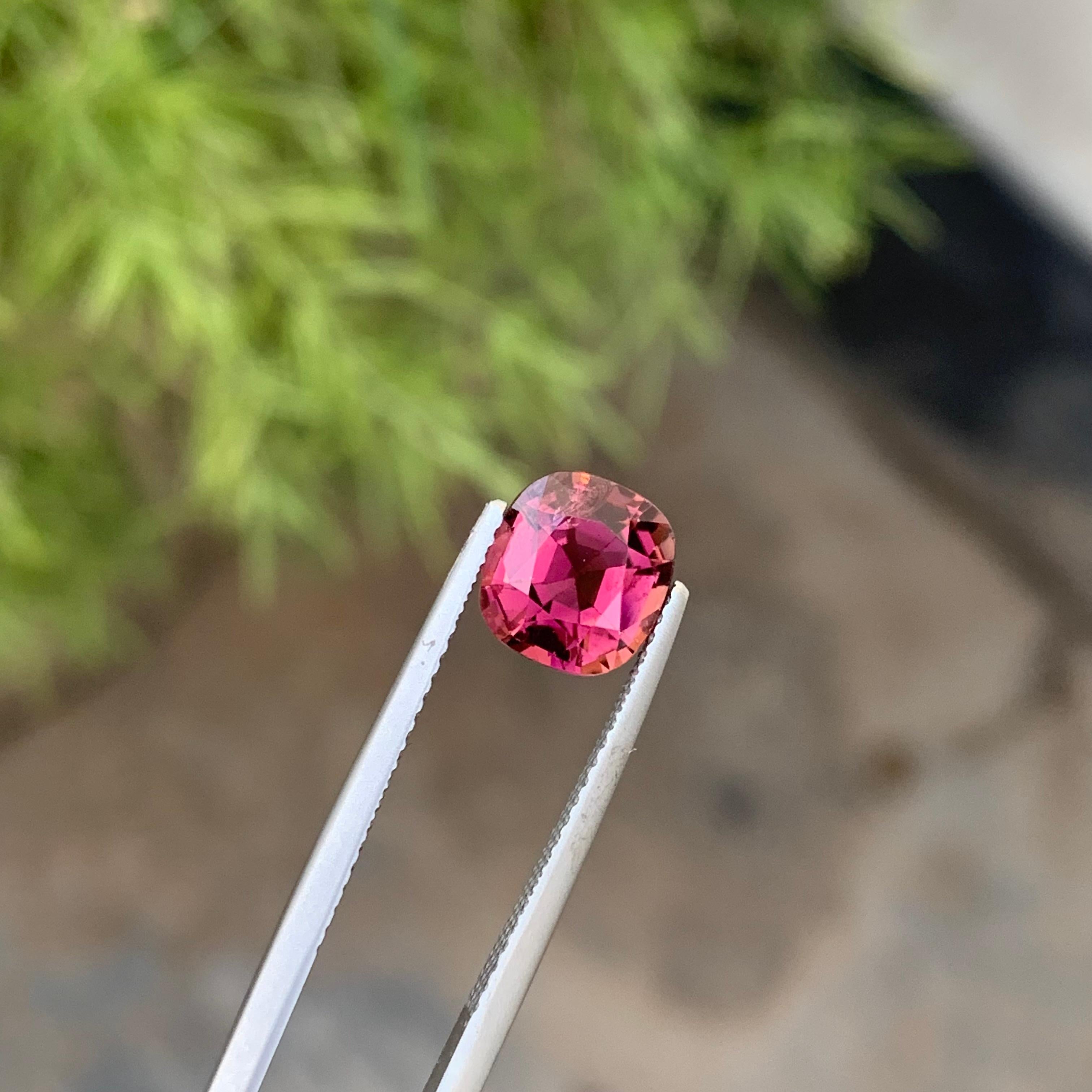 Si Clarity 1.80 Carat Natural Loose Pink Tourmaline with Cushion Shape Gemstone For Sale 4