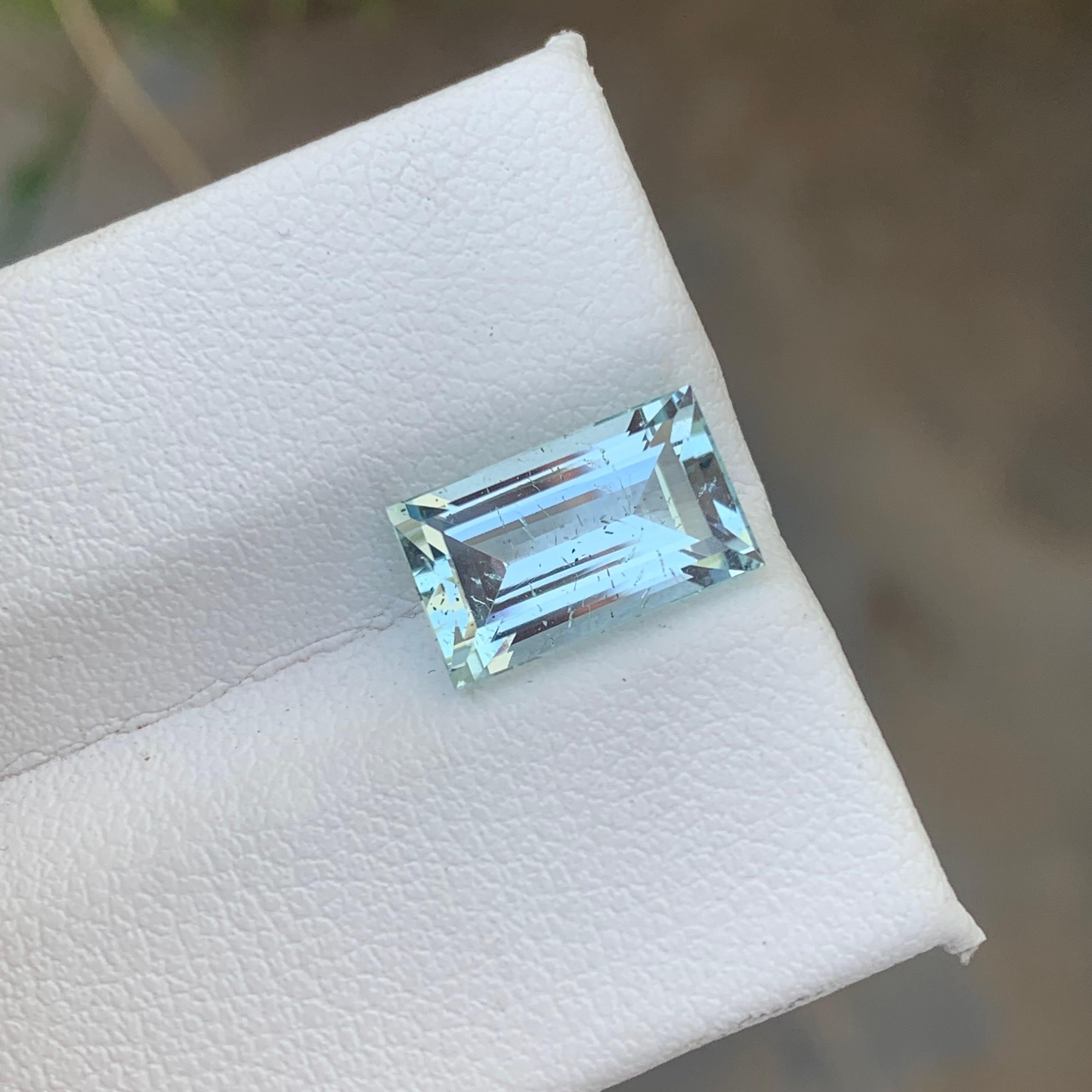 Arts and Crafts SI Clarity 3 Carat Natural Loose Aquamarine Baguette Shape from Shigar Valley For Sale