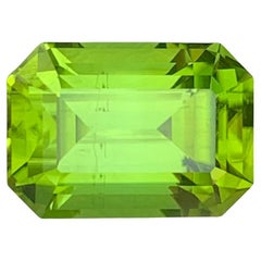 SI Clarity 4.70 Carat Natural Peridot Emerald Shape Loose Gemstone