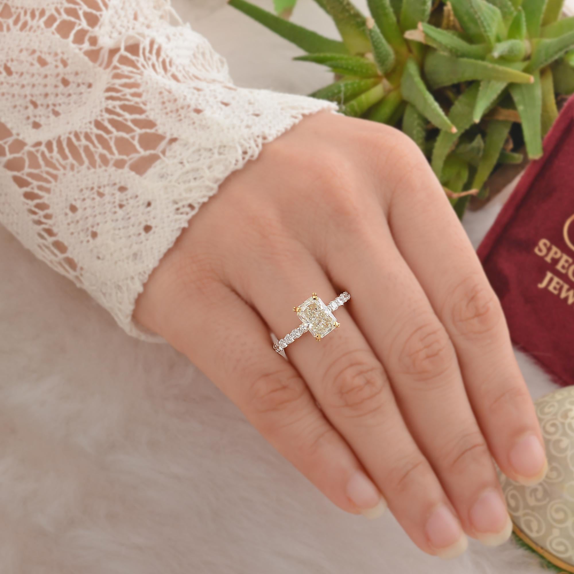 En venta: SI Claridad HI Color 3.12Ct Anillo de Compromiso Solitario de Diamantes en Oro Amarillo de 18K  2